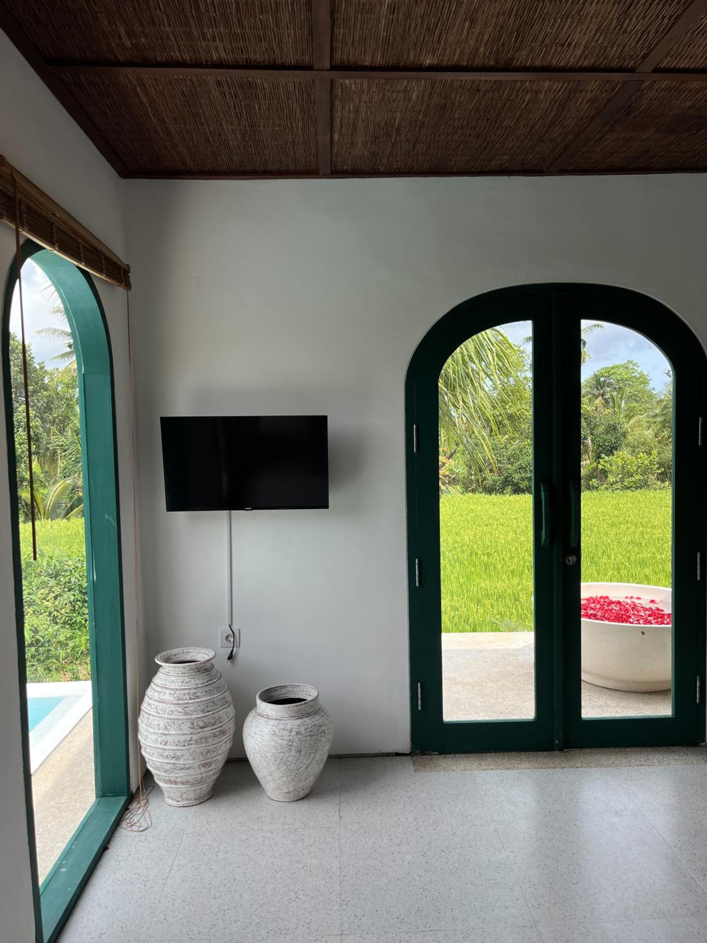 Villa with Private Pool - Photo 18