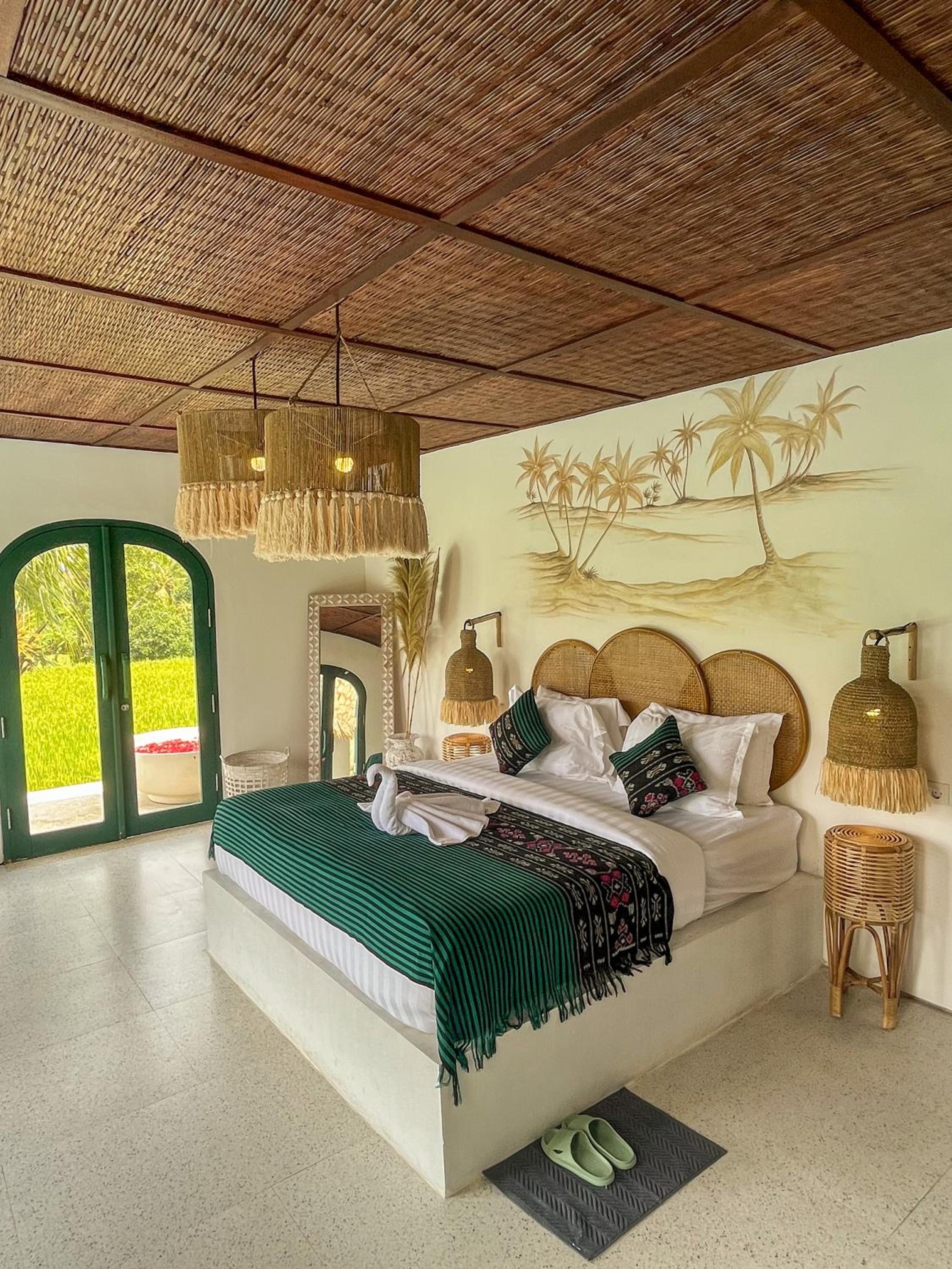 Villa with Private Pool - Photo 17