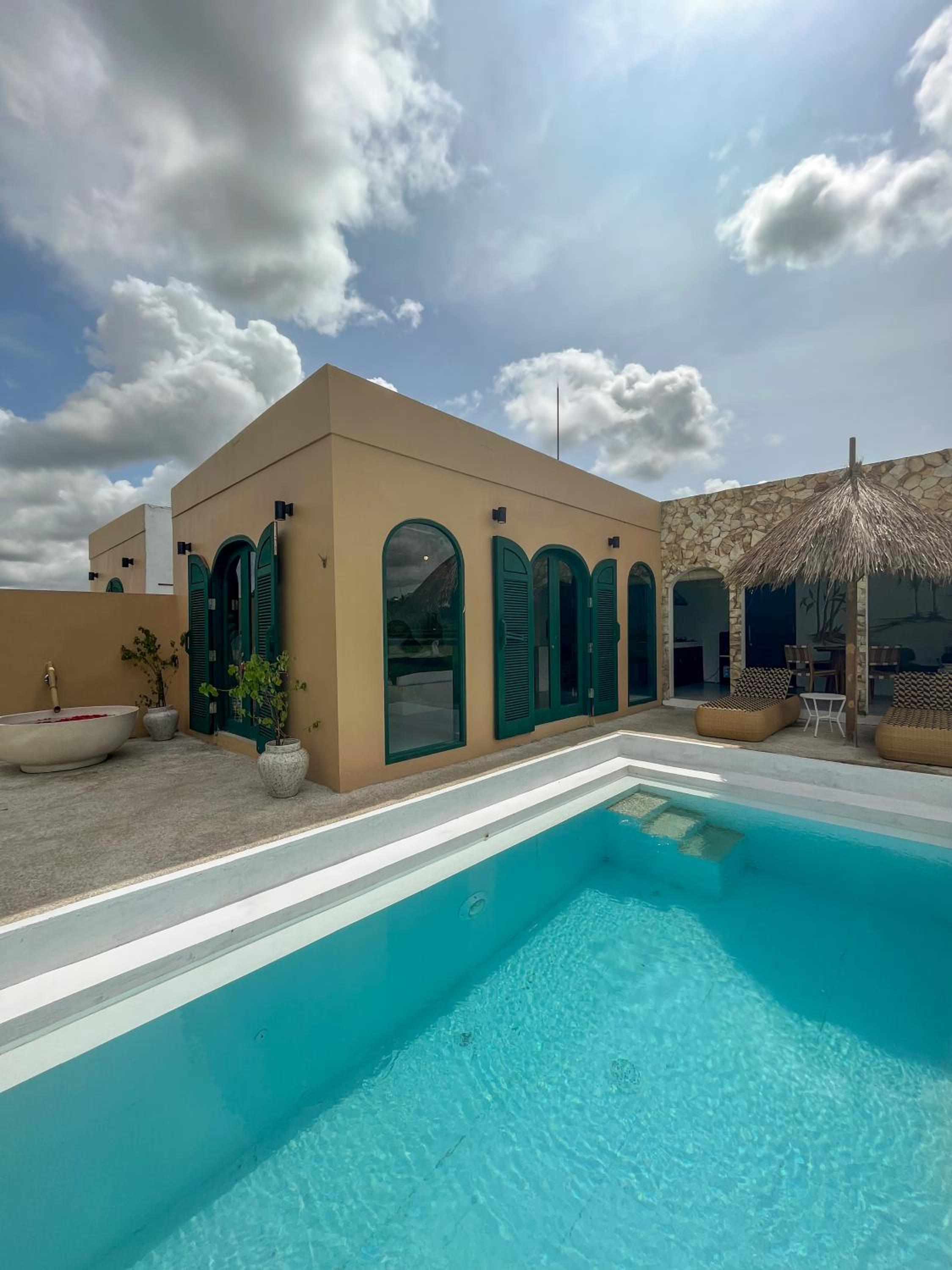 Villa with Private Pool - Photo 10
