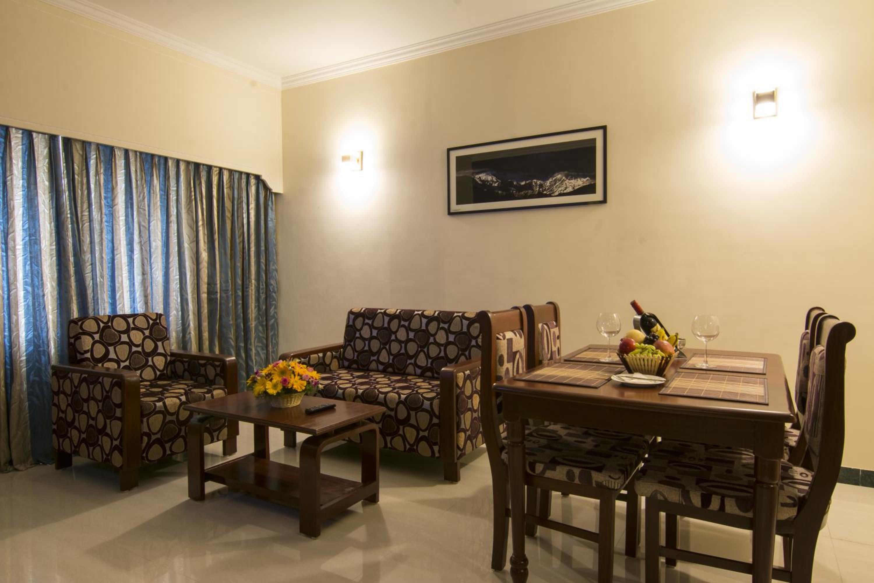 Duke Suite - Photo 3