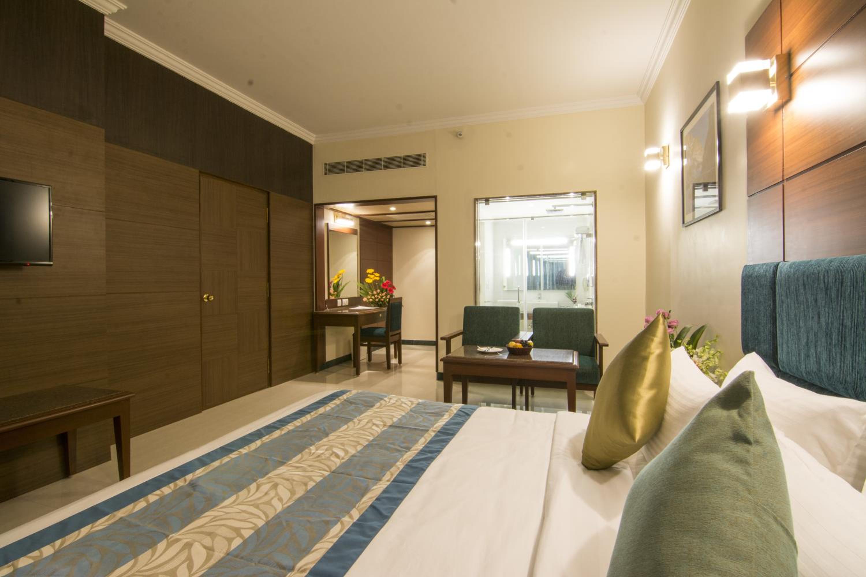 Duke Suite - Photo 2