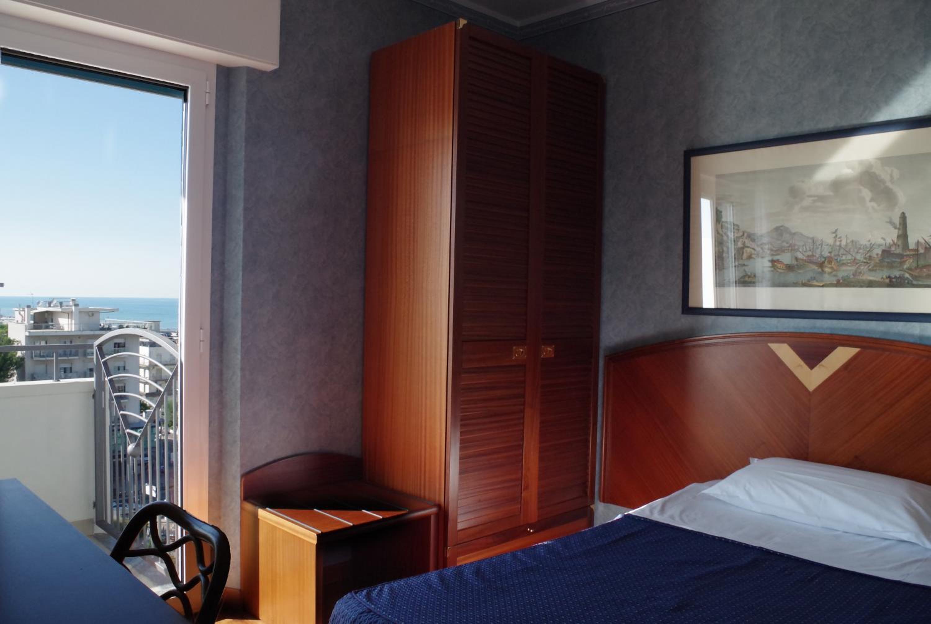 Queen Room with Sea View photo 2