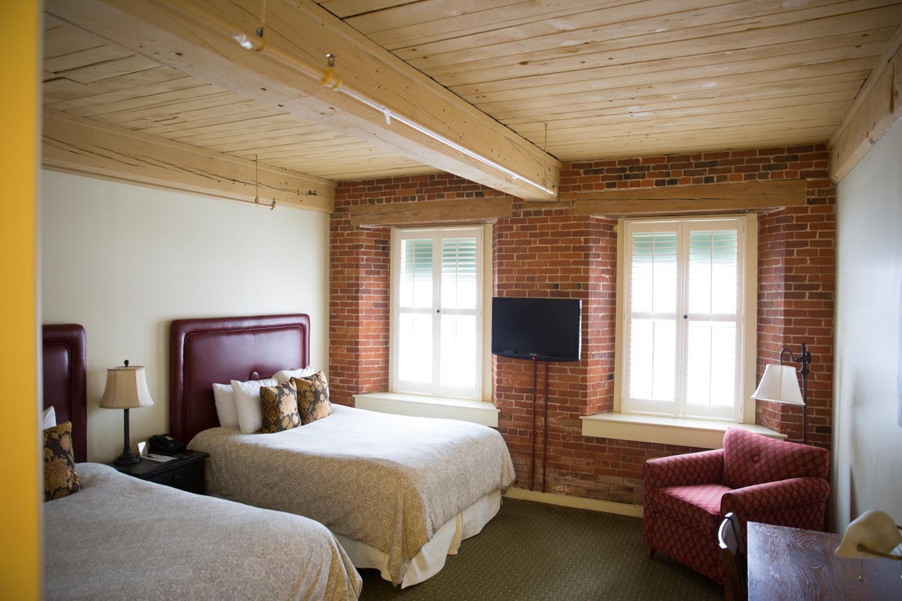 Superior Queen Room with Two Queen Beds photo 1