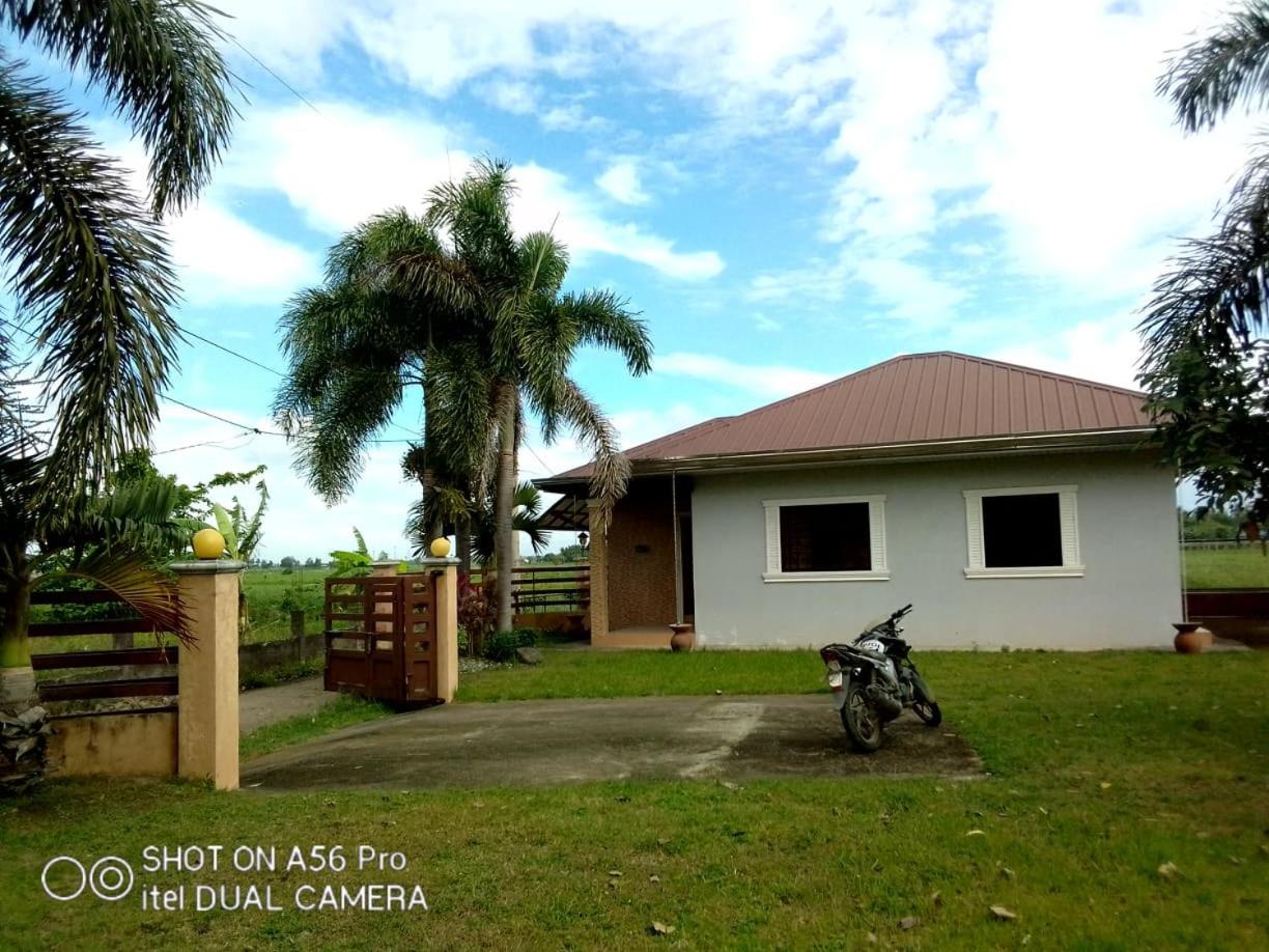 Two-Bedroom House photo 3