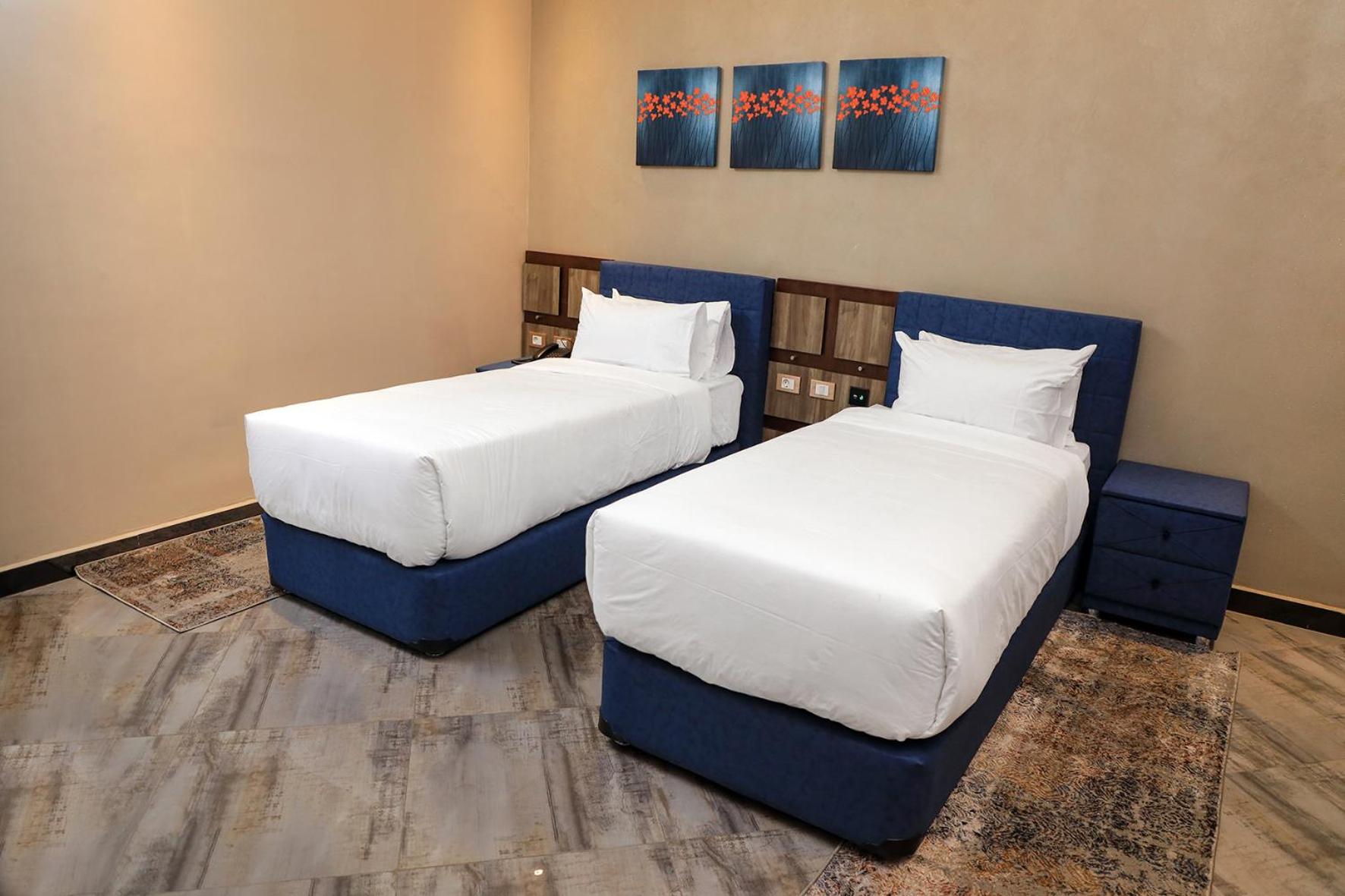 Standard Twin Room - Photo 3