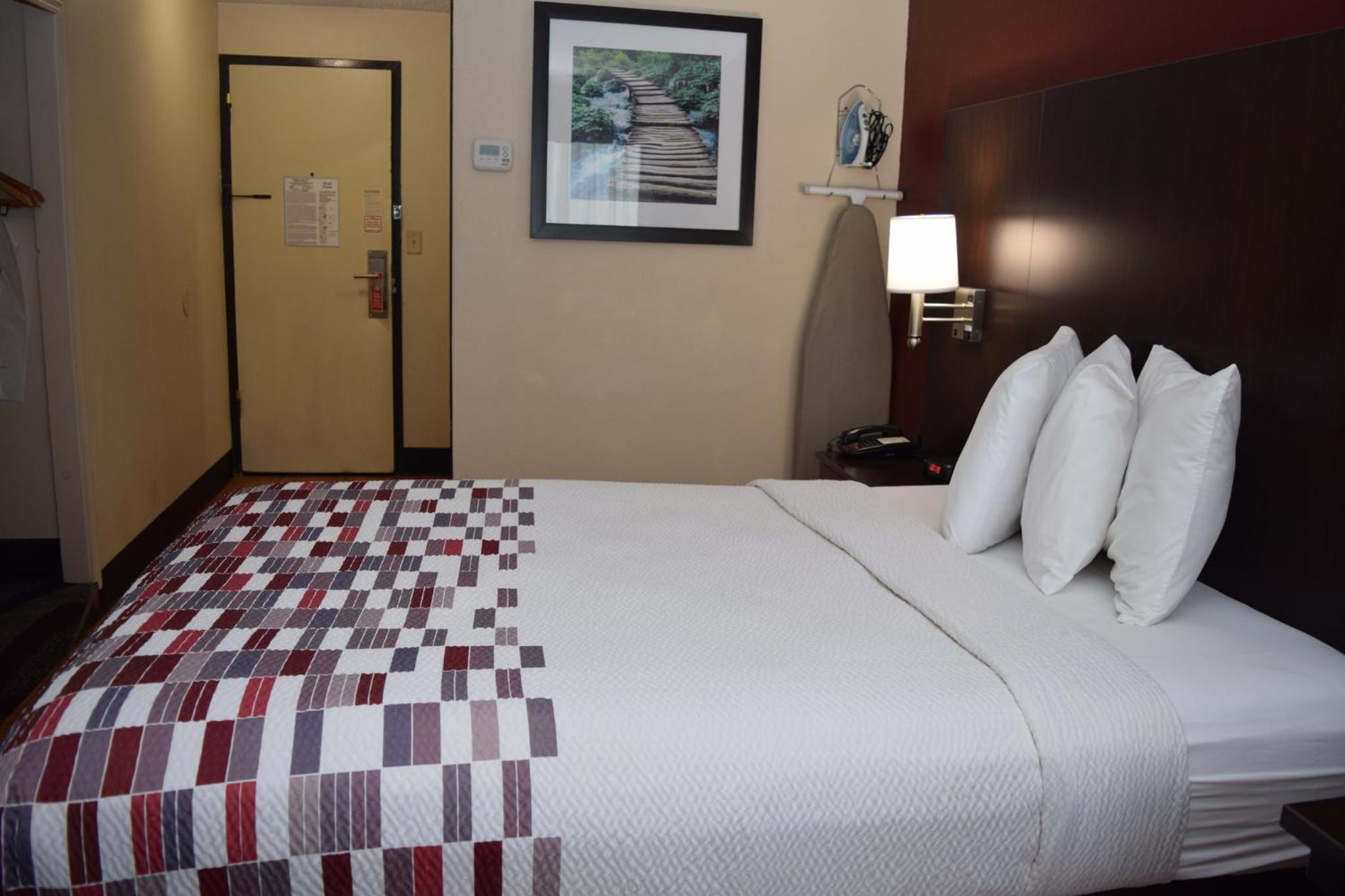 Double Room with One Double Bed - Non Smoking - Photo 4