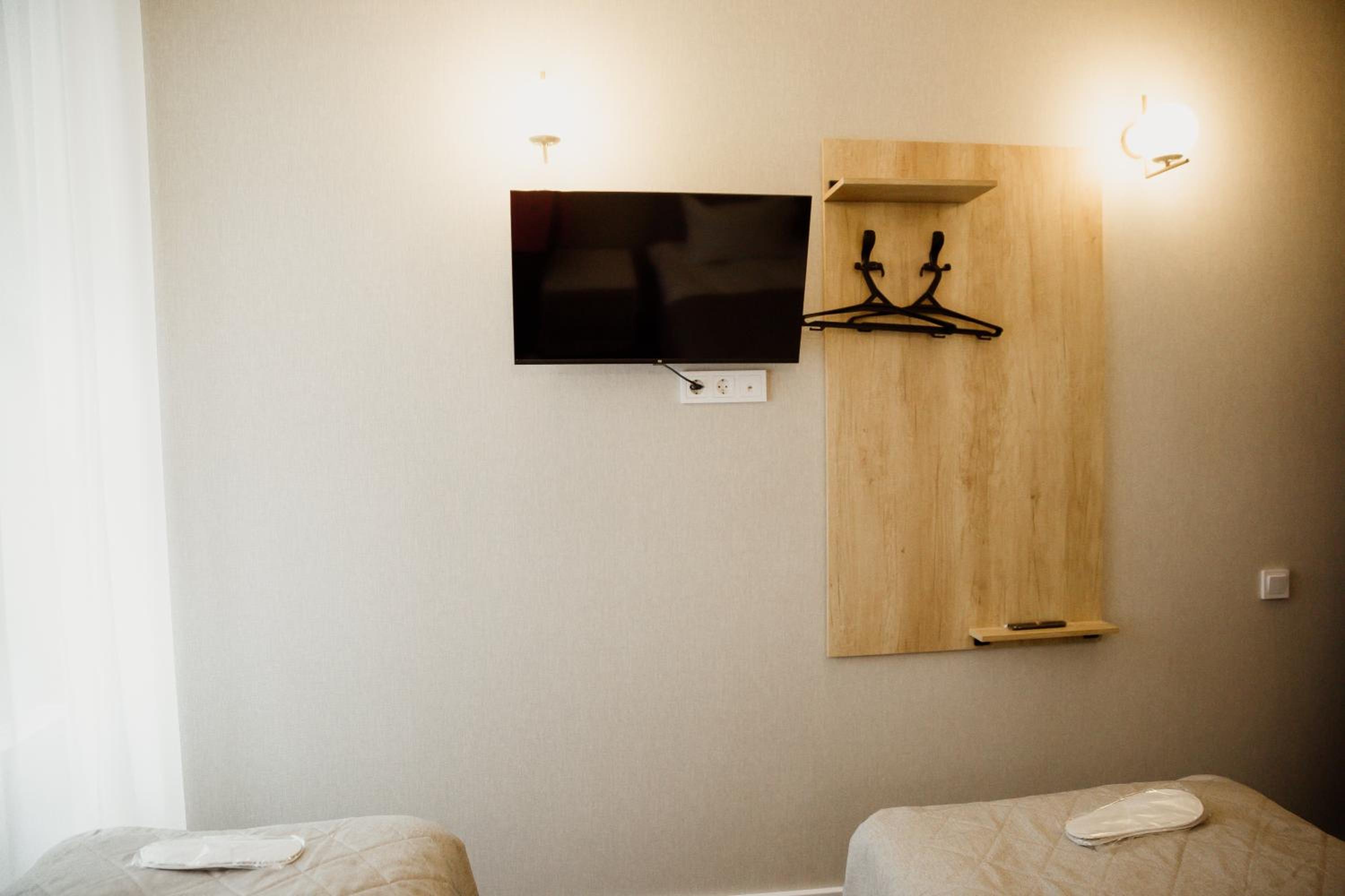 Twin Room with Shower photo 2