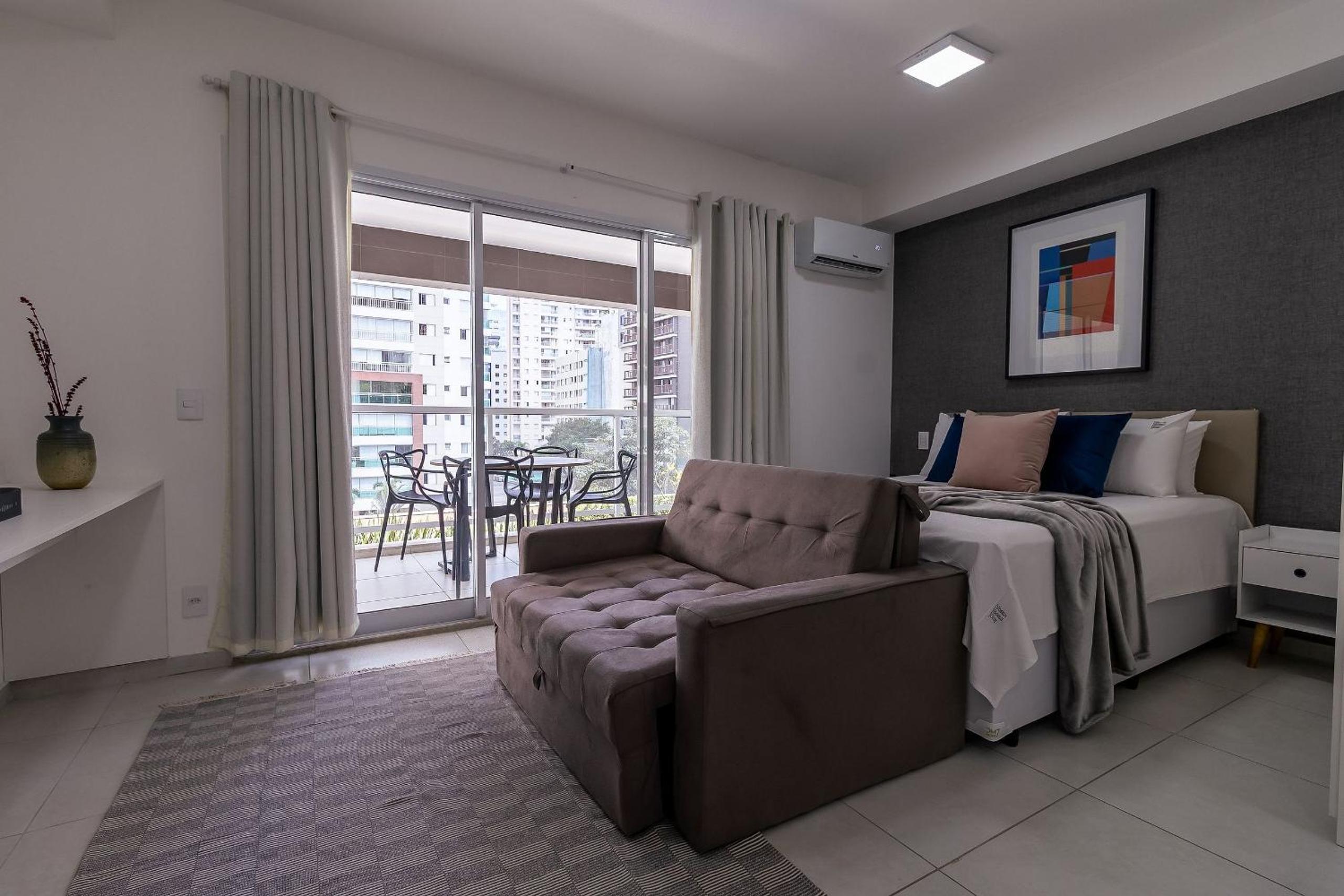 Studio Apartment - Photo 1