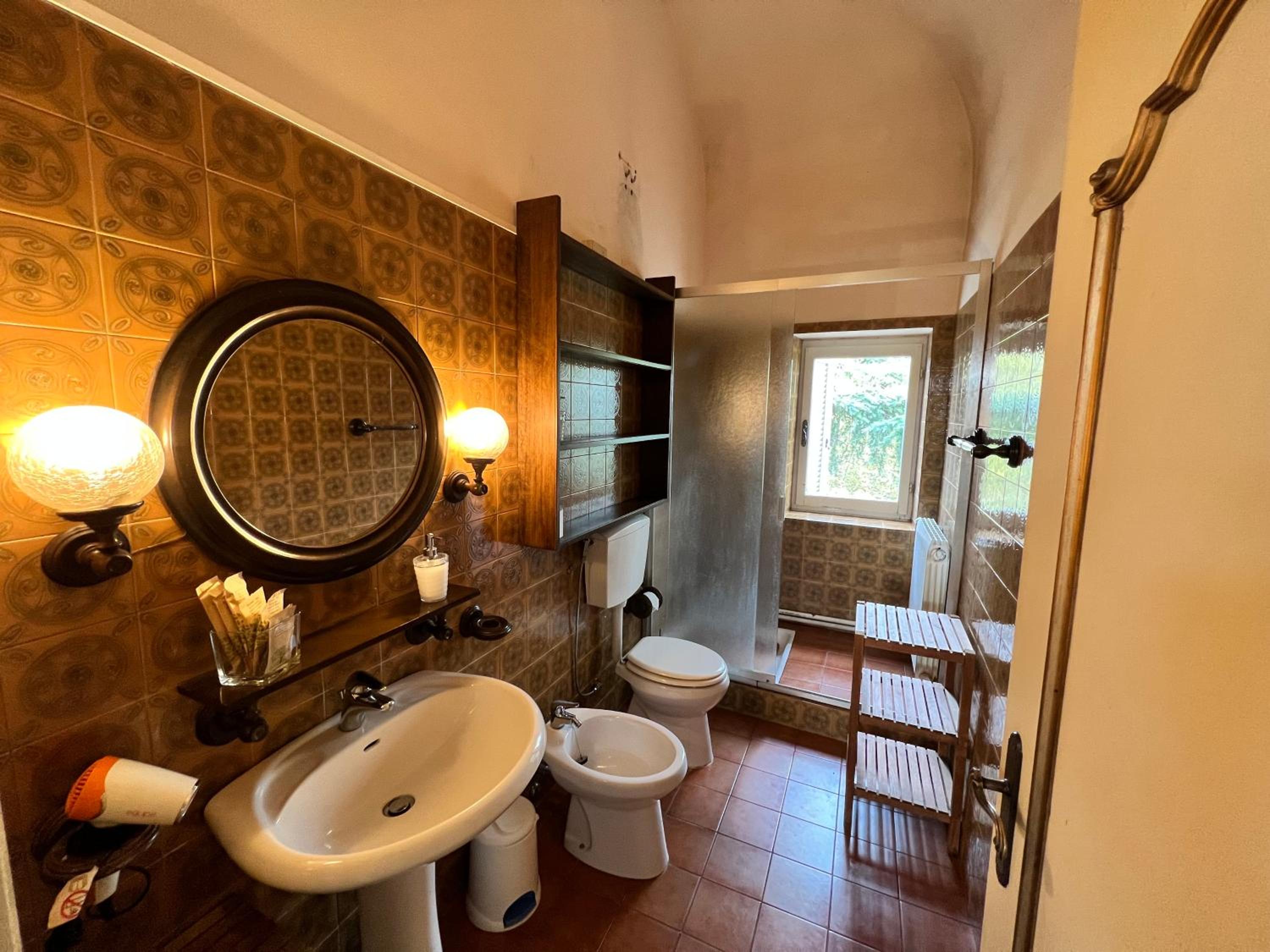 Two Rooms with Private Bathroom photo 2