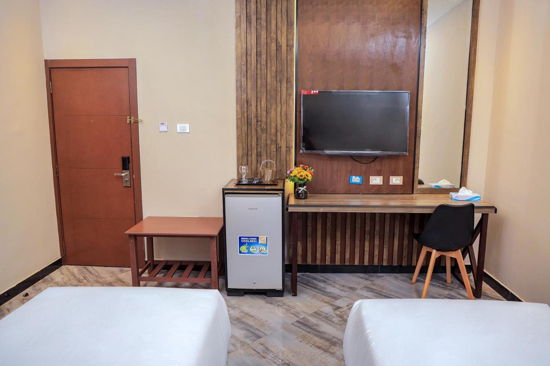 Standard Twin Room - Photo 4