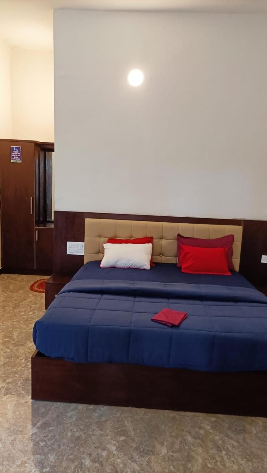 Deluxe Room - Photo 7
