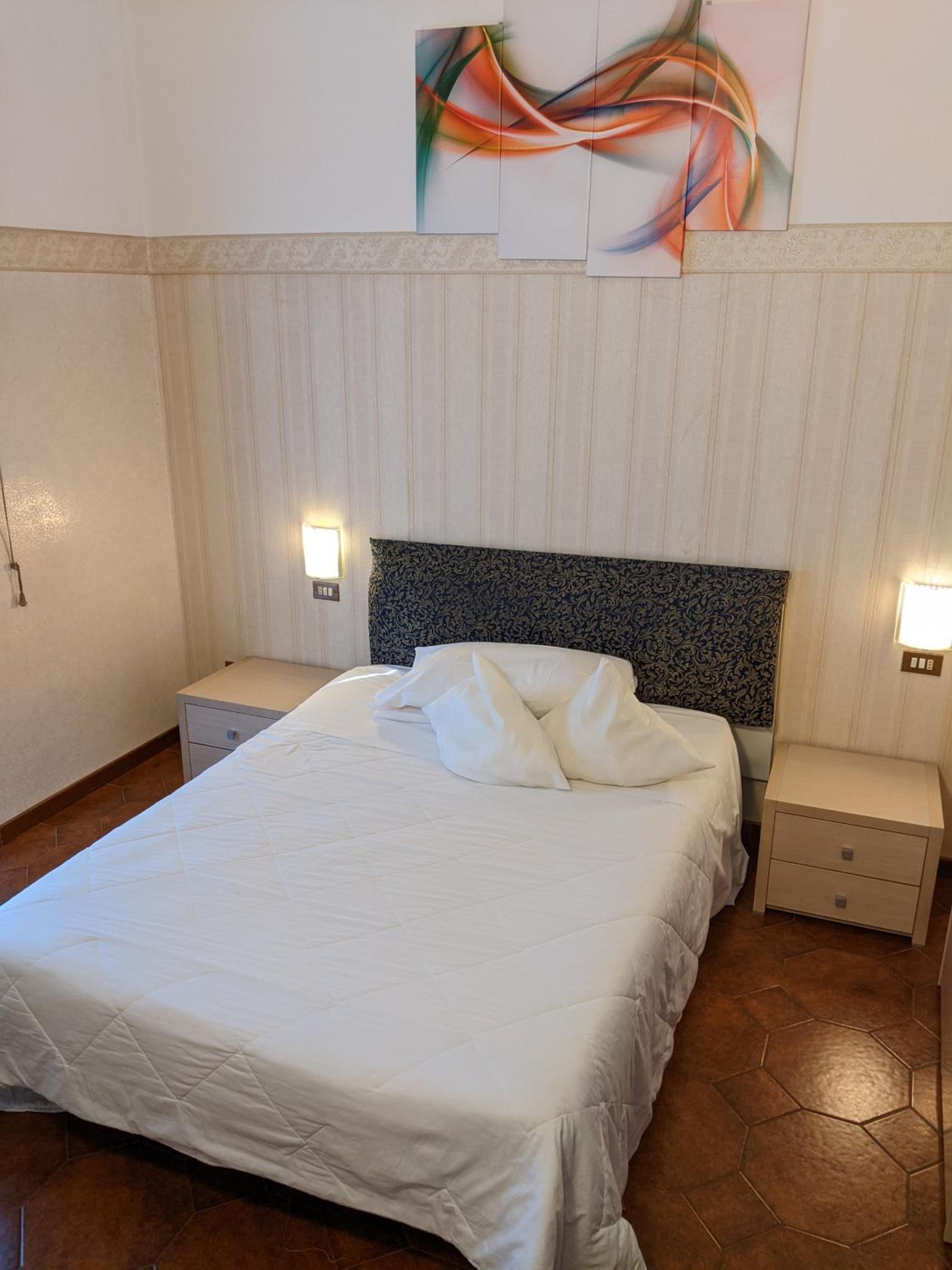 Single Room photo 2