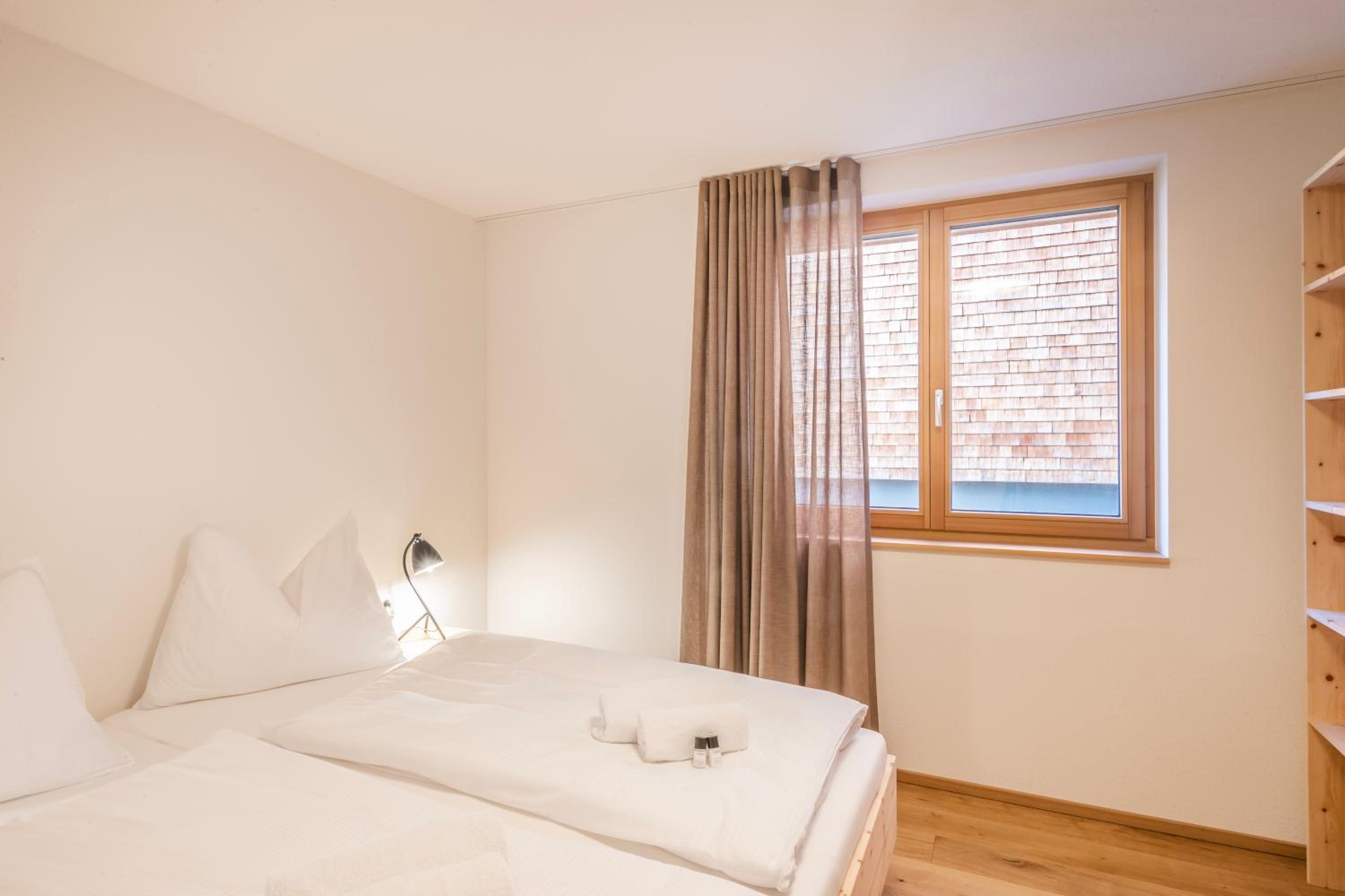 Three-Bedroom Apartment with Balcony photo 3