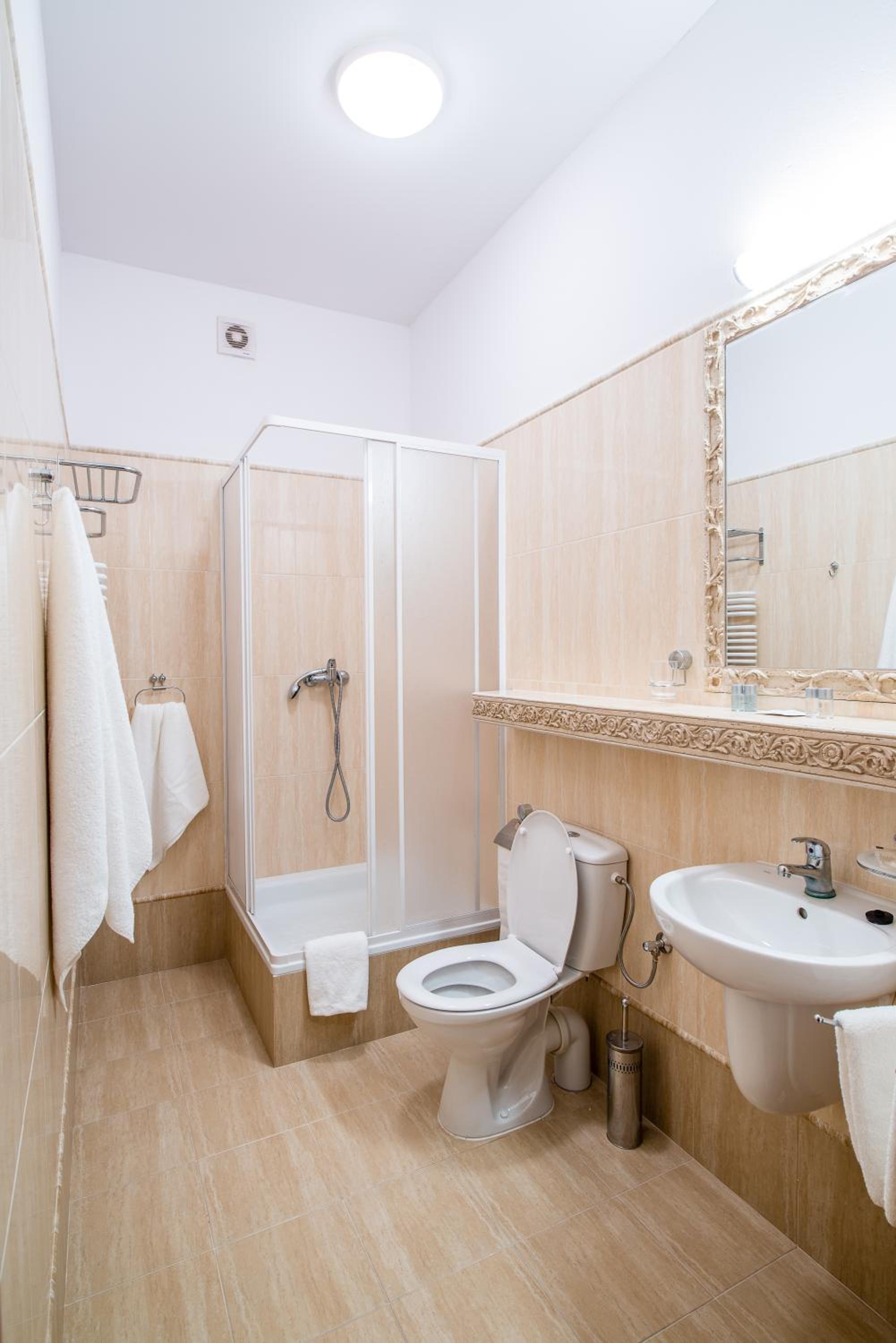 Double or Twin Room photo 2
