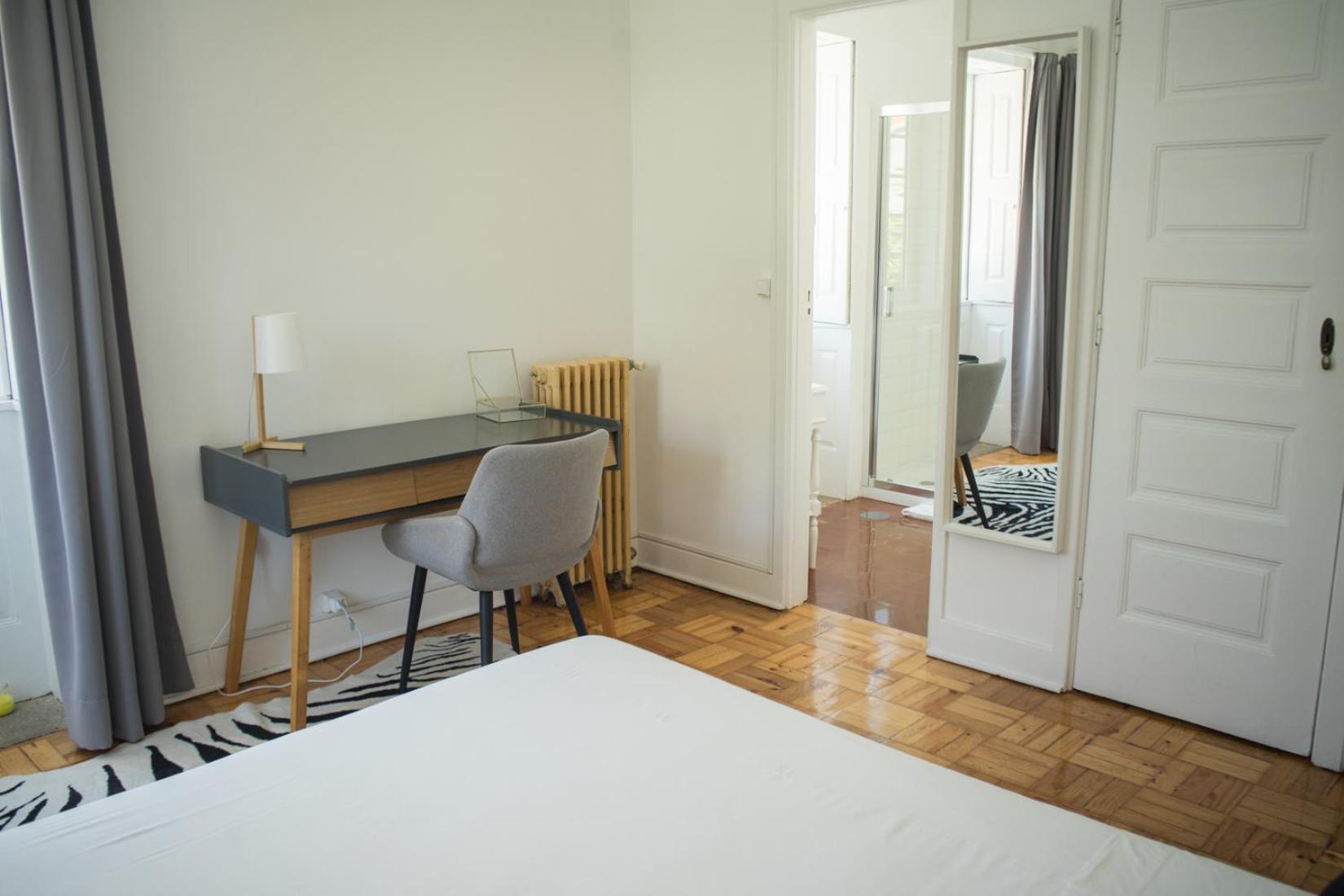 Queen Suite - Photo 5