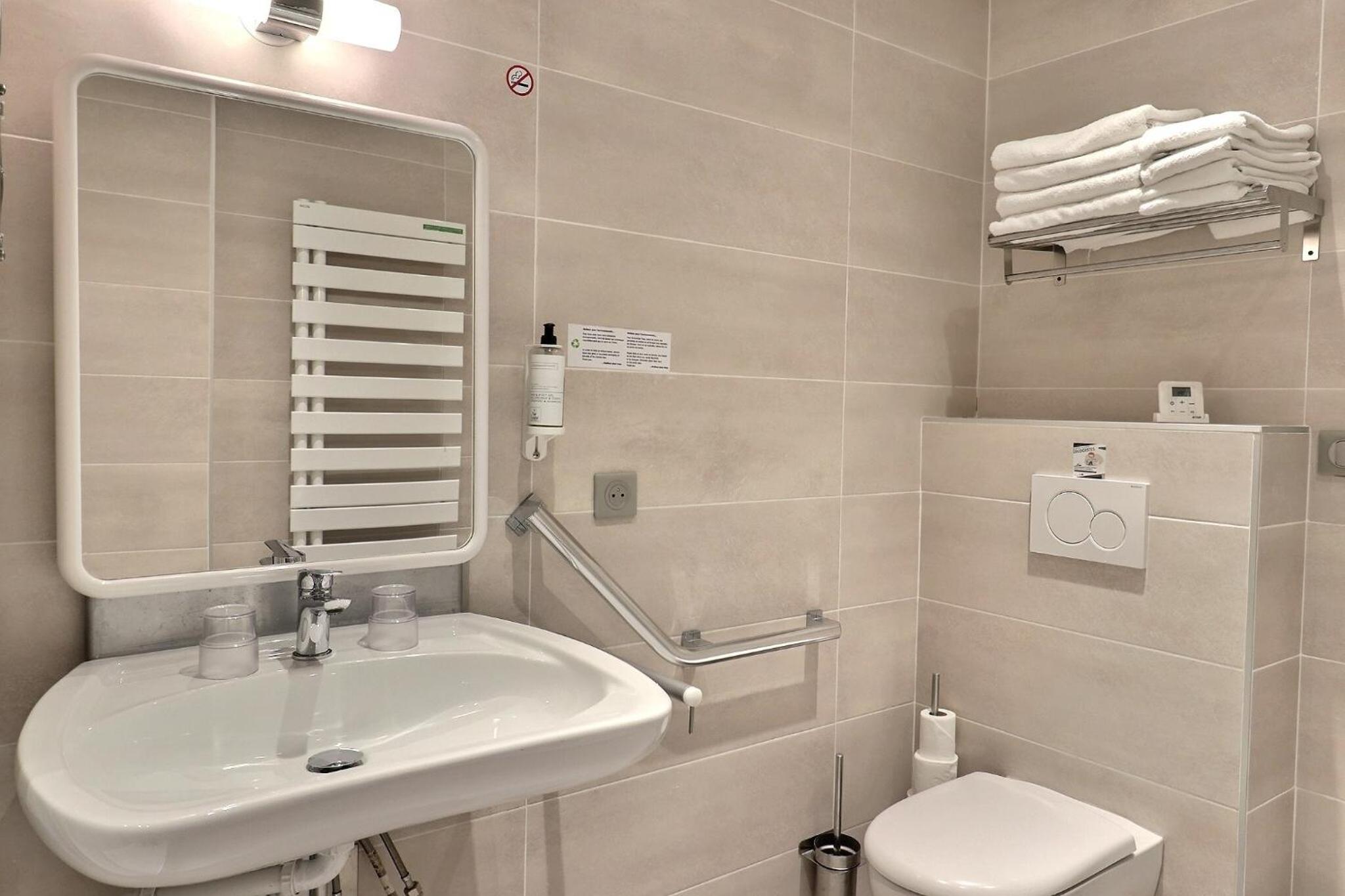 Apartment With Jacuzzi (2 Adults) photo 3