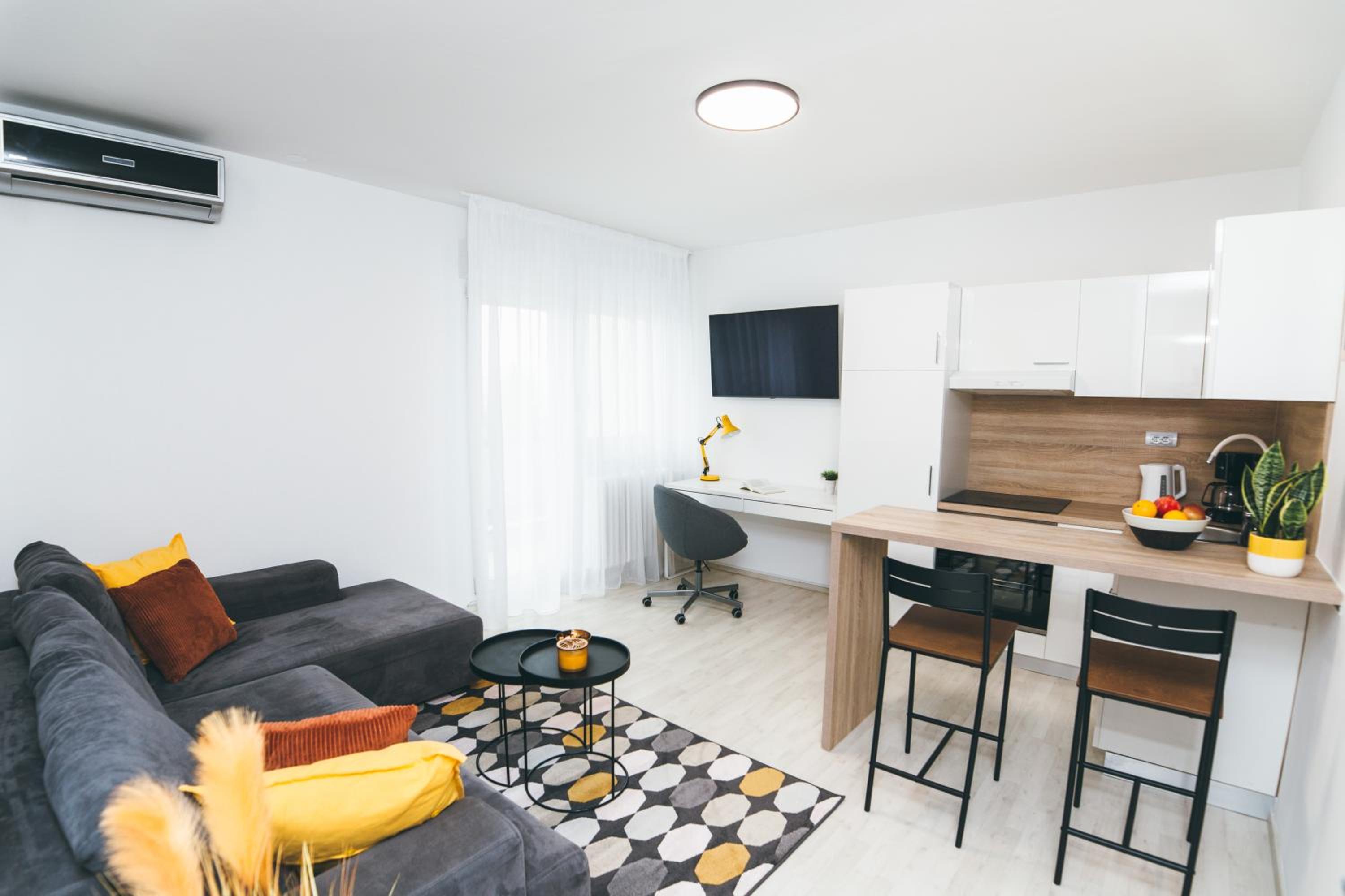 One-Bedroom Apartment