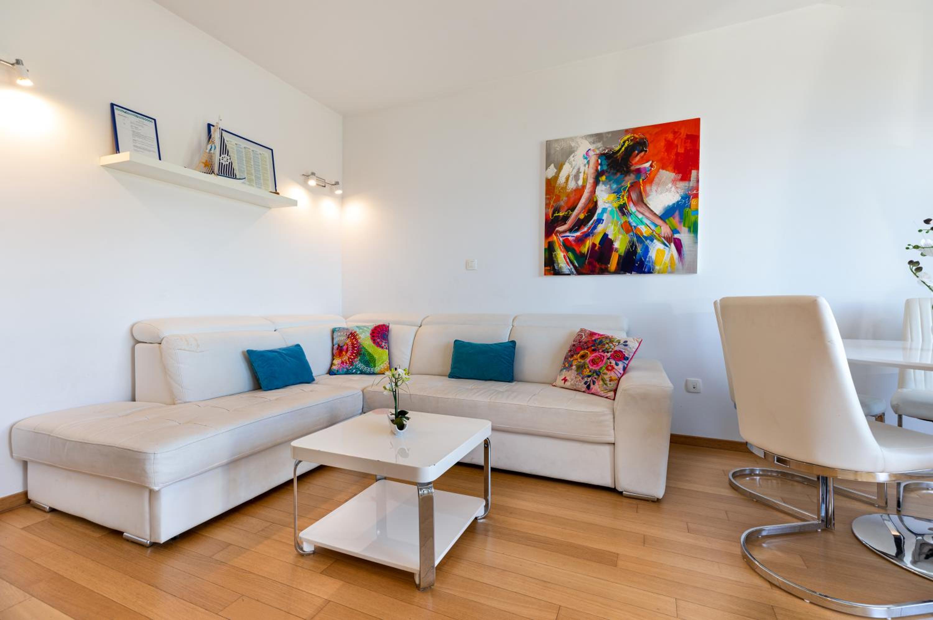 Apartment with City View