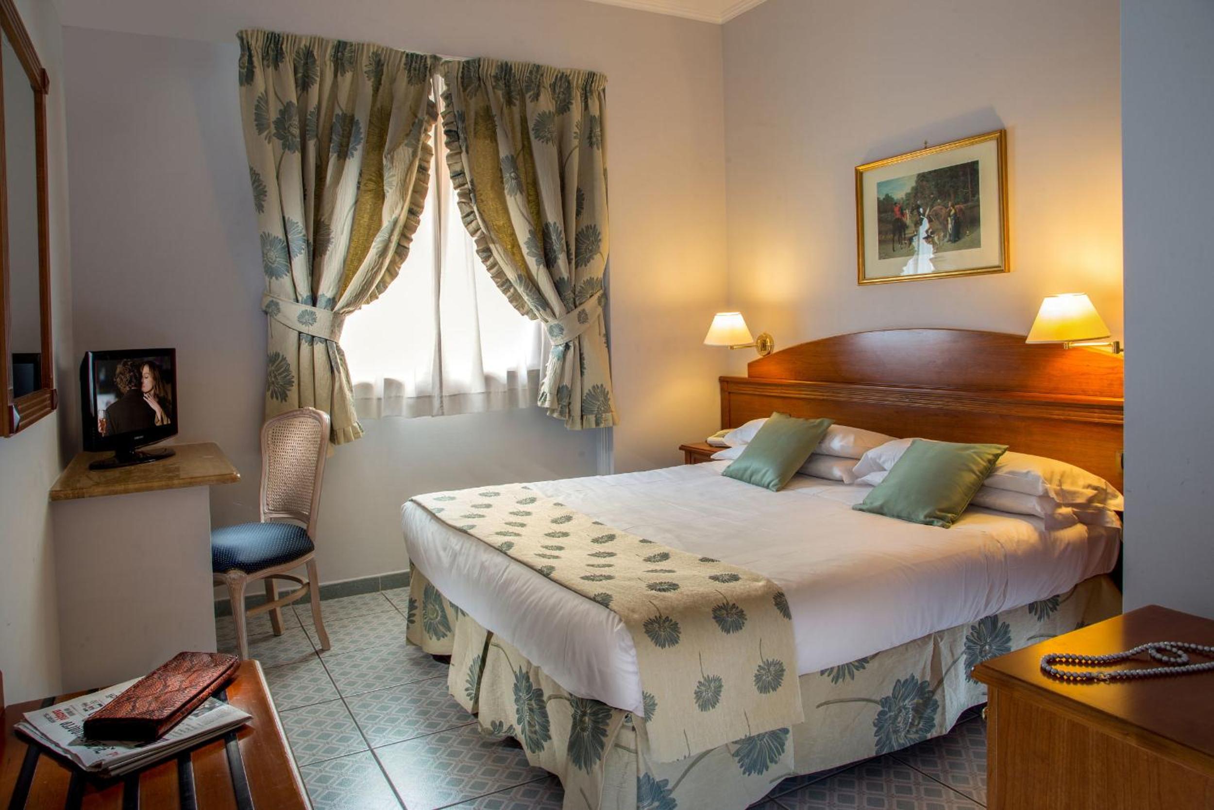 Economy Double or Twin Room - Photo 2