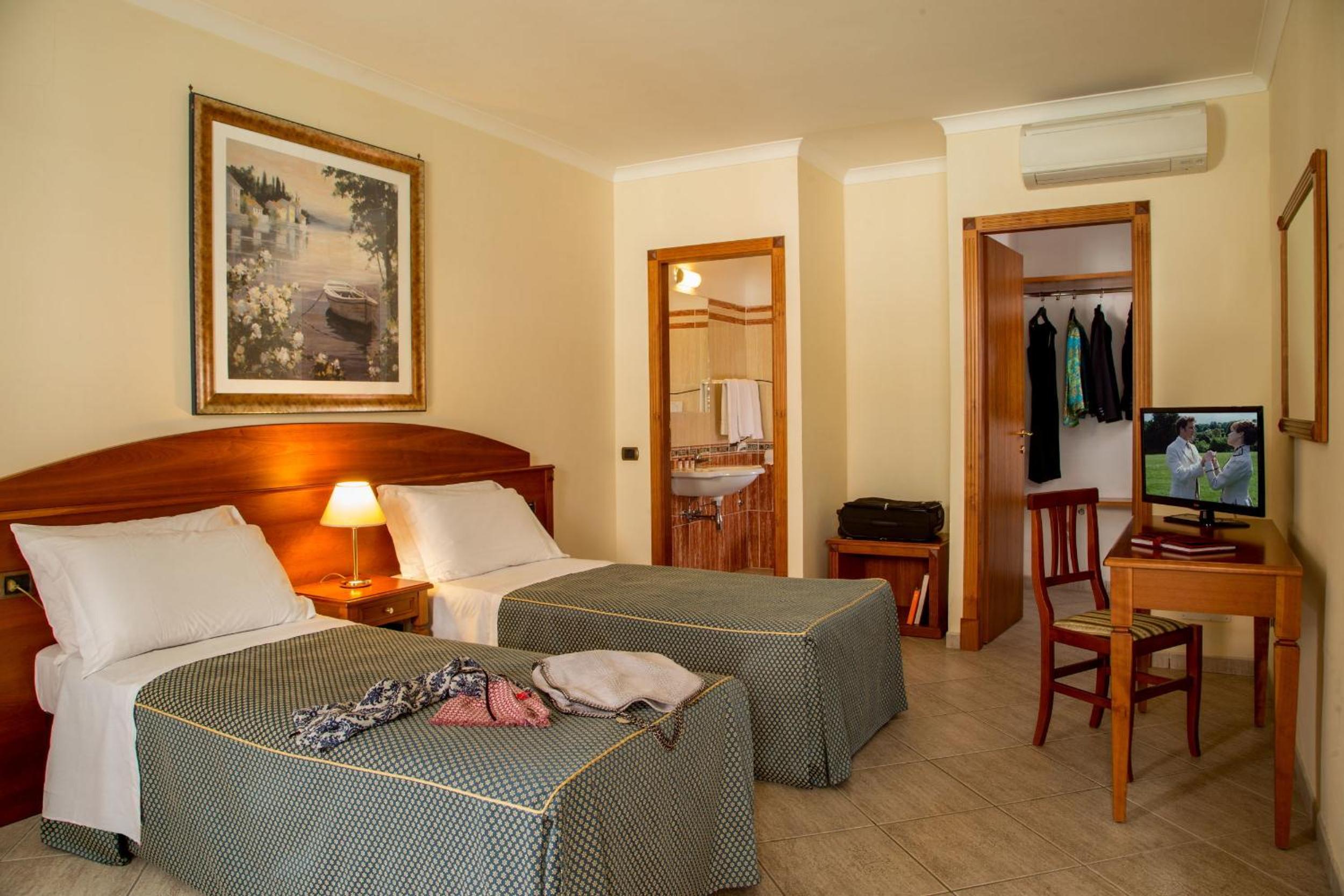 Triple Room - Photo 2
