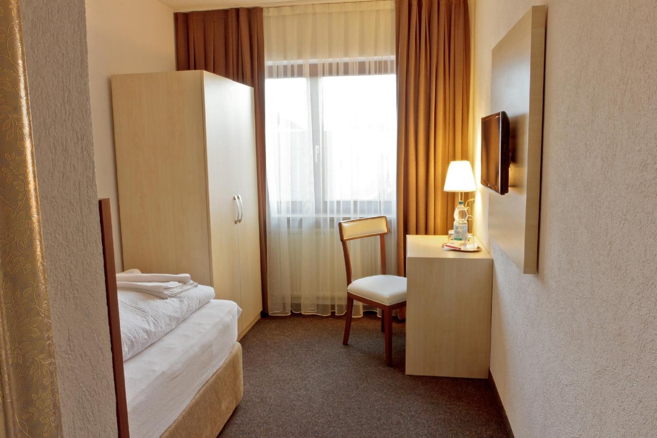 Standard Single Room (Self Check-in after 19:30 PM) photo 2