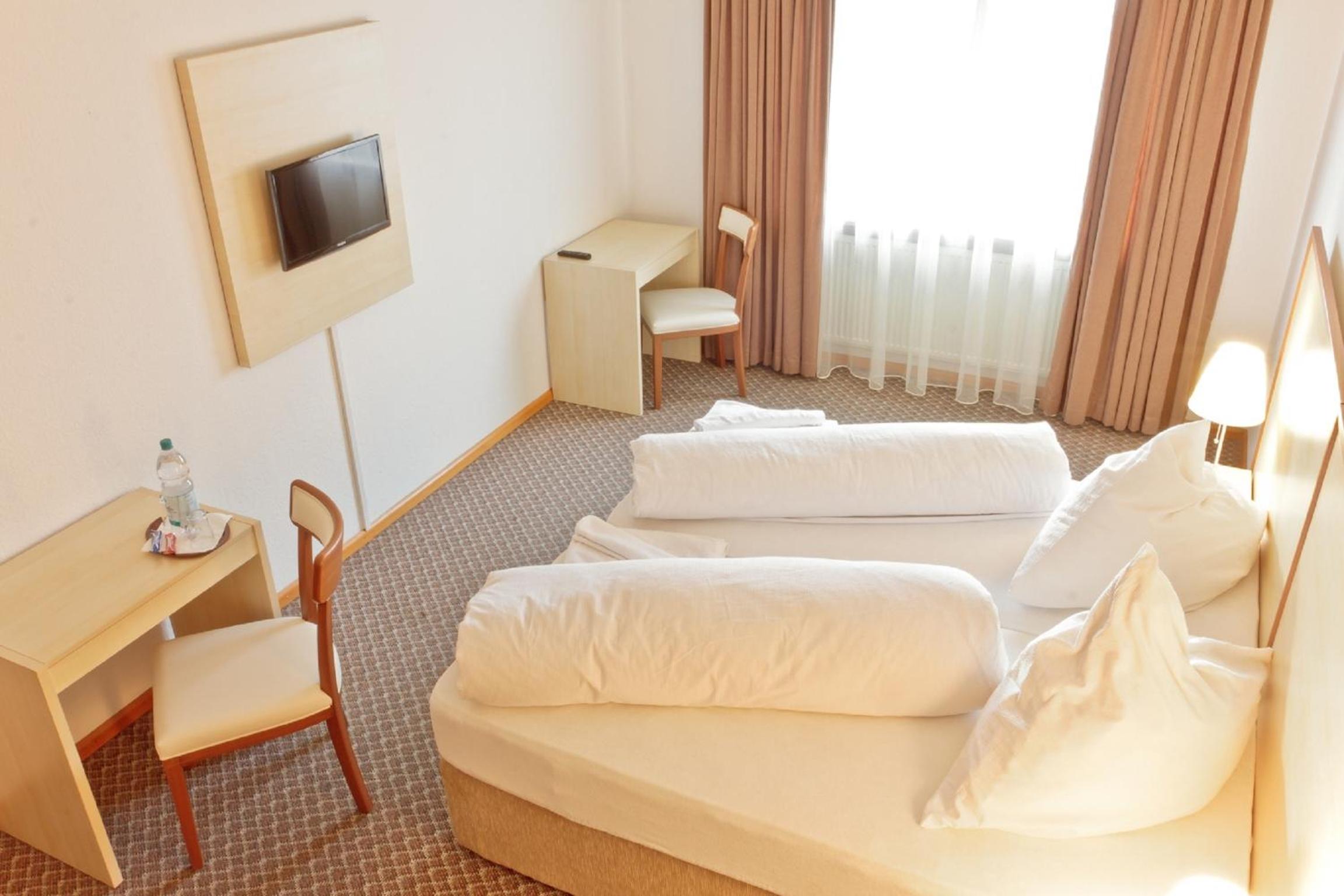 Twin Double Room (Self Check-in after 19:30 PM) photo 3