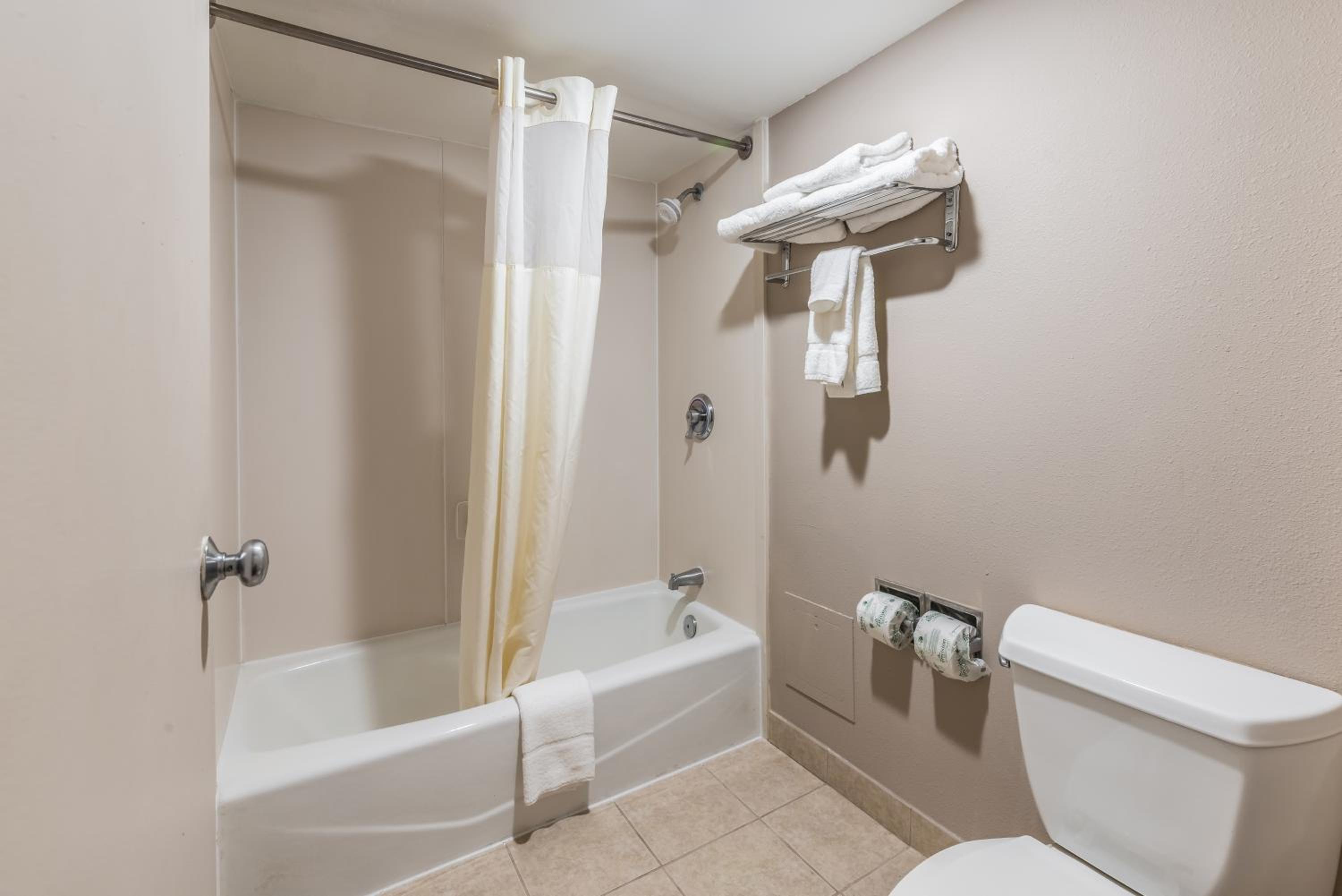 King Suite - Photo 5
