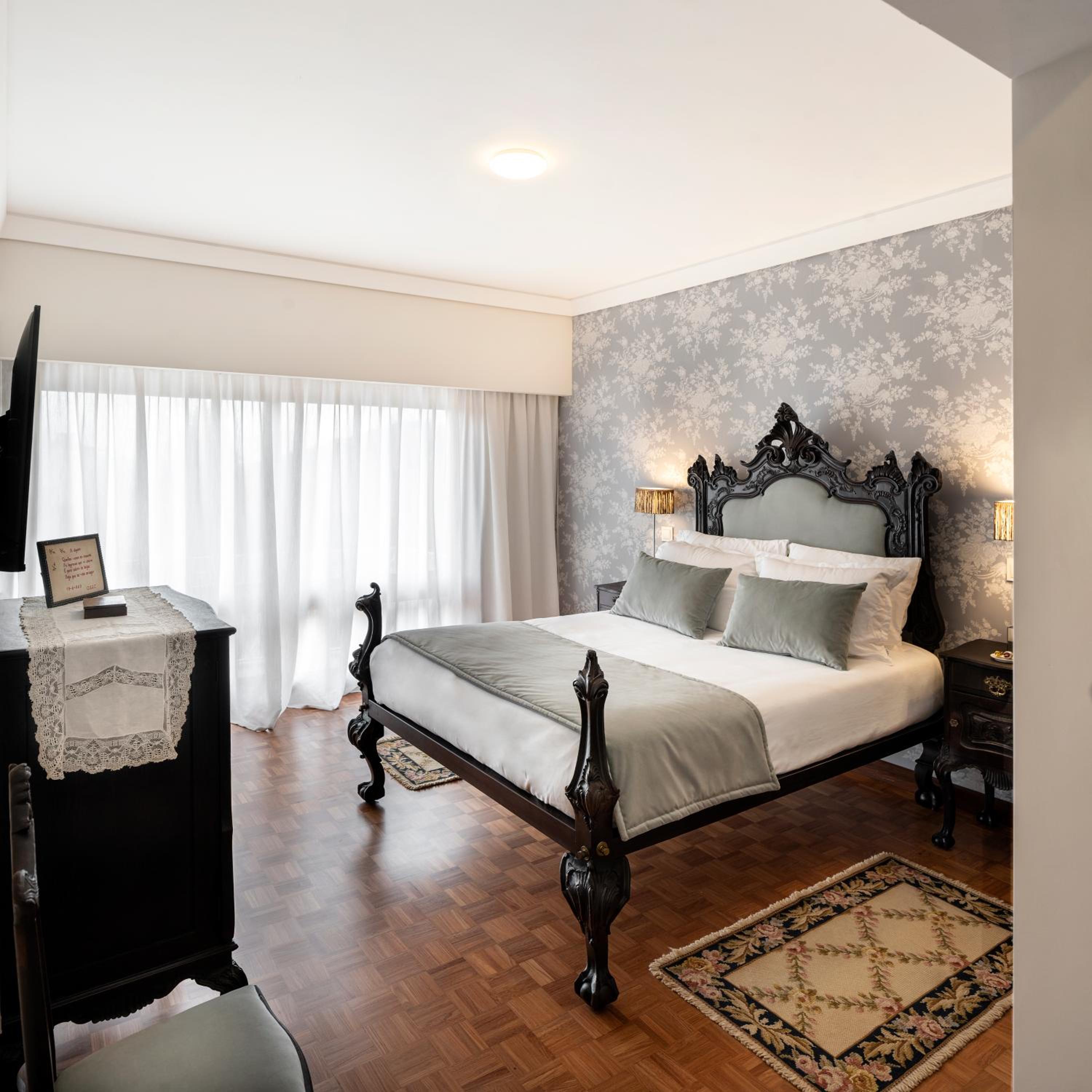 Double Room with Spa Bath - Photo 1