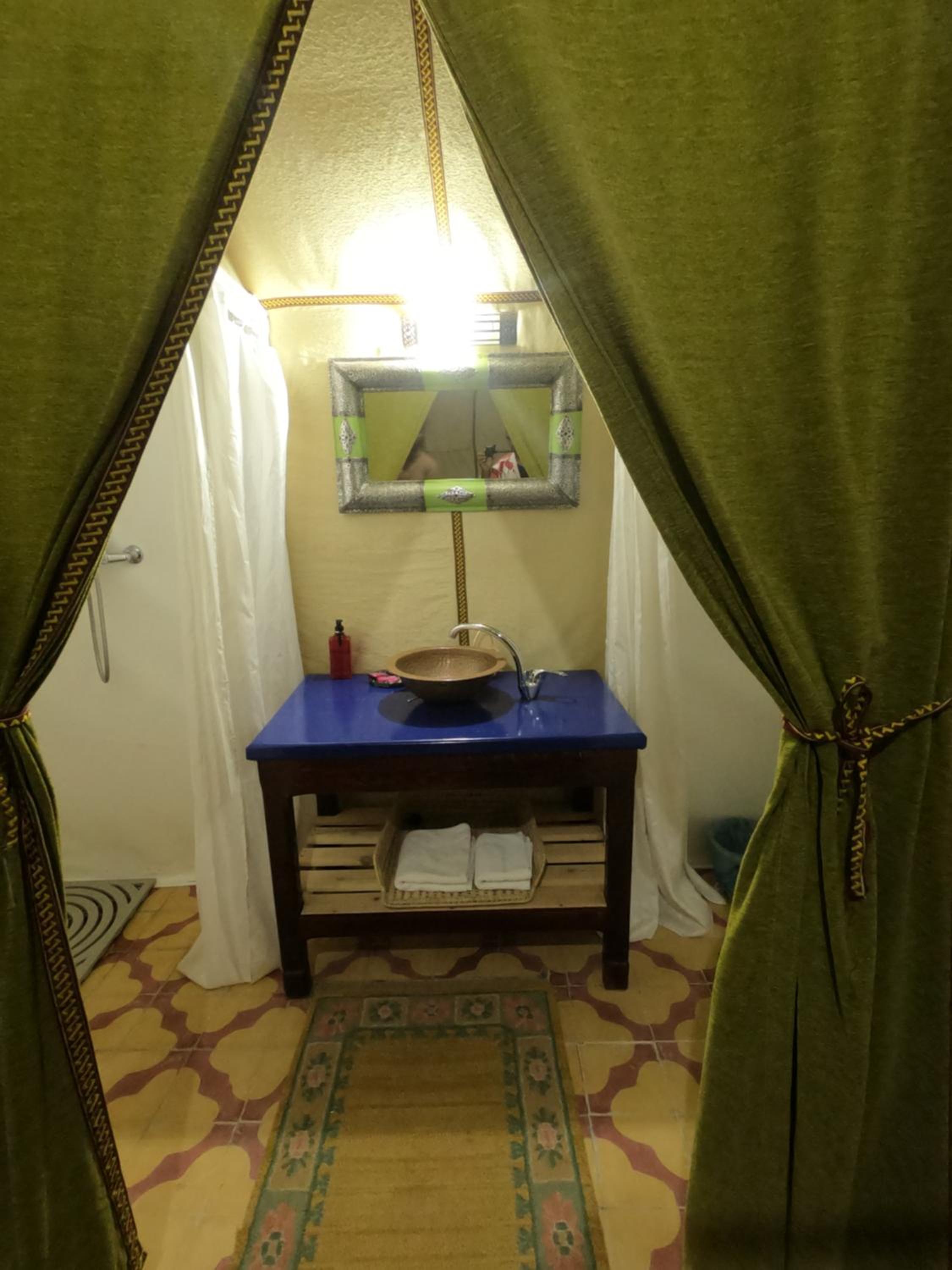 Tent Deluxe (2 Adults) - Photo 5