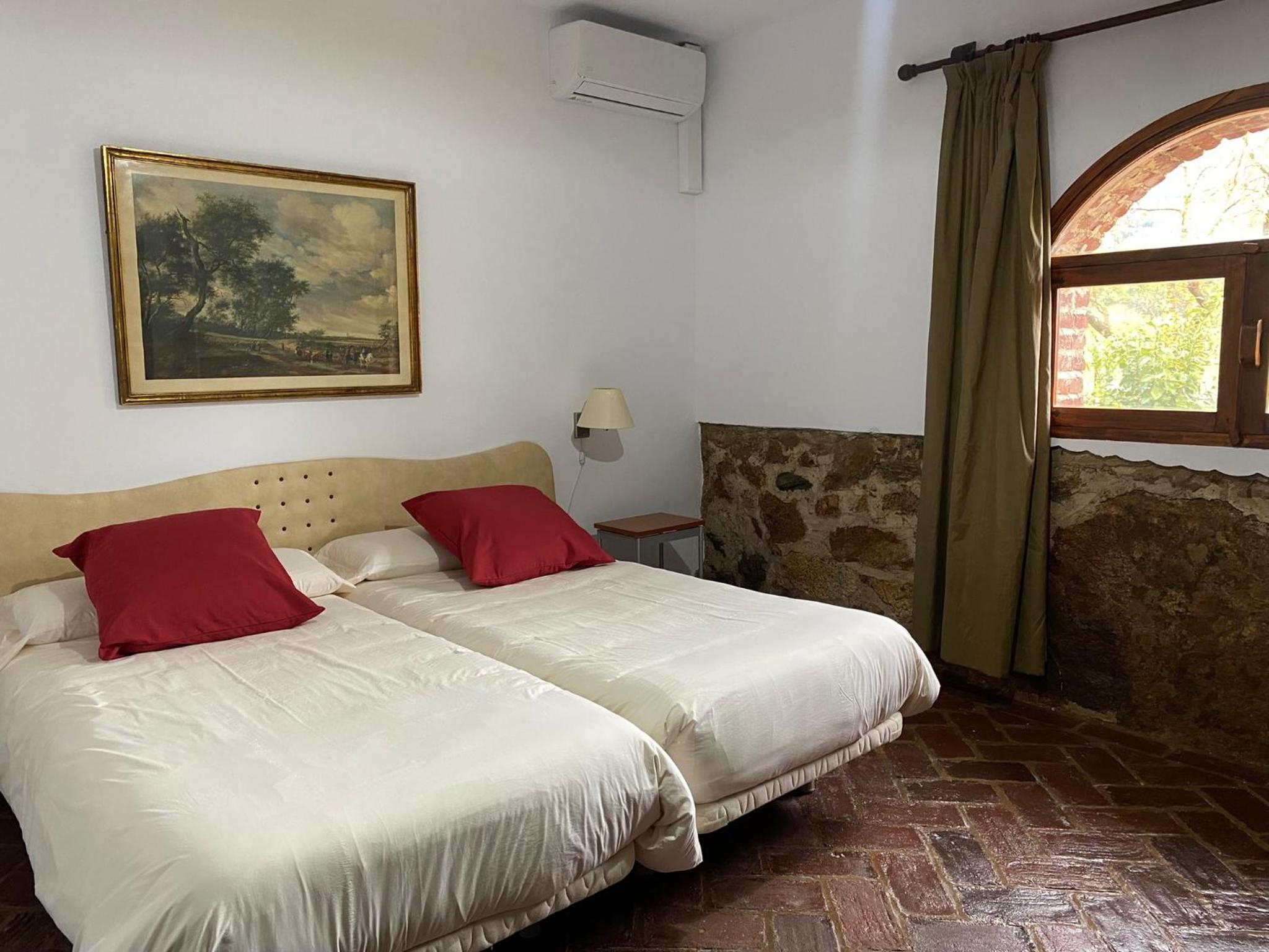 Three-Bedroom House photo 3