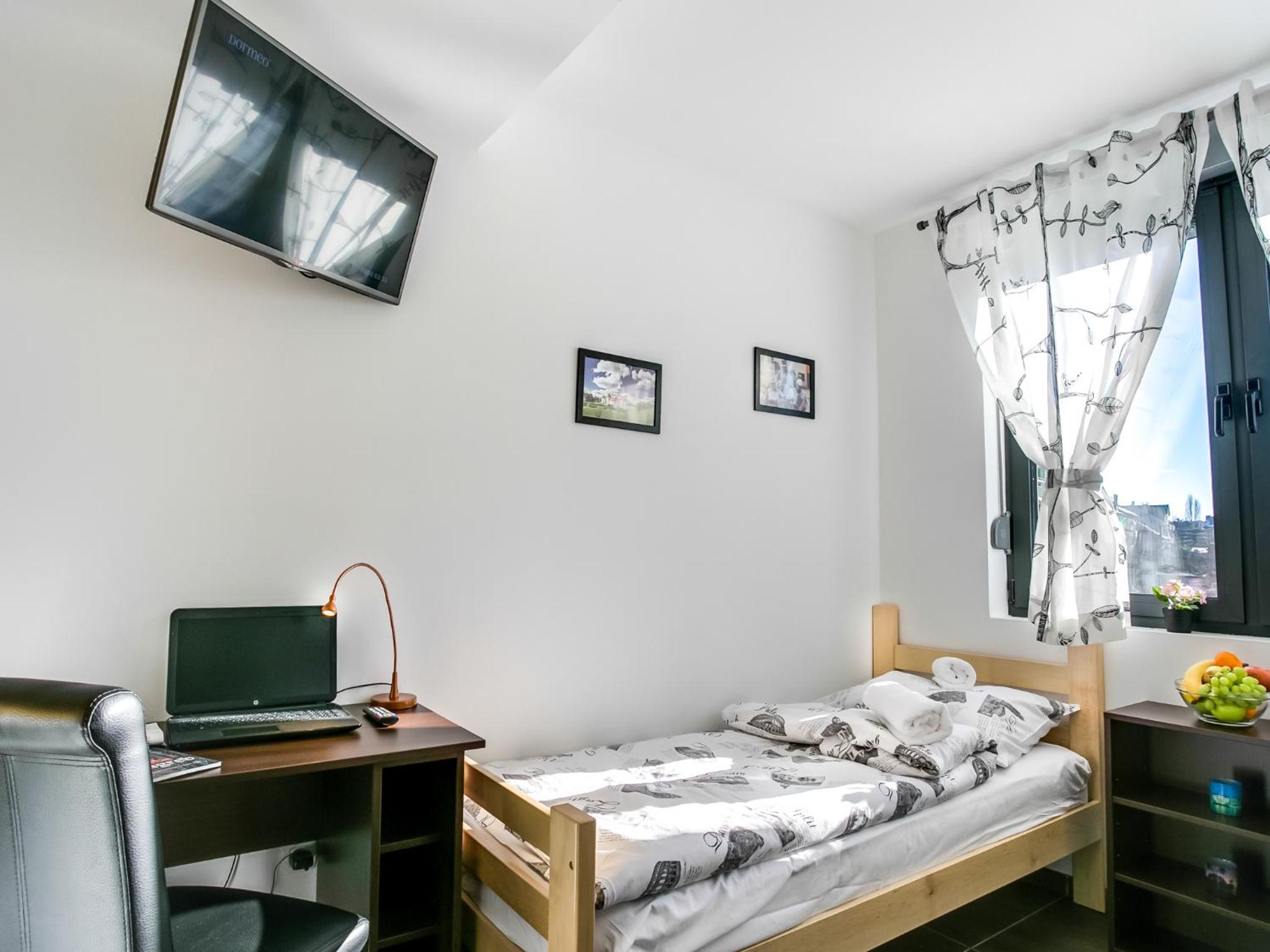 Twin Room - Photo 5