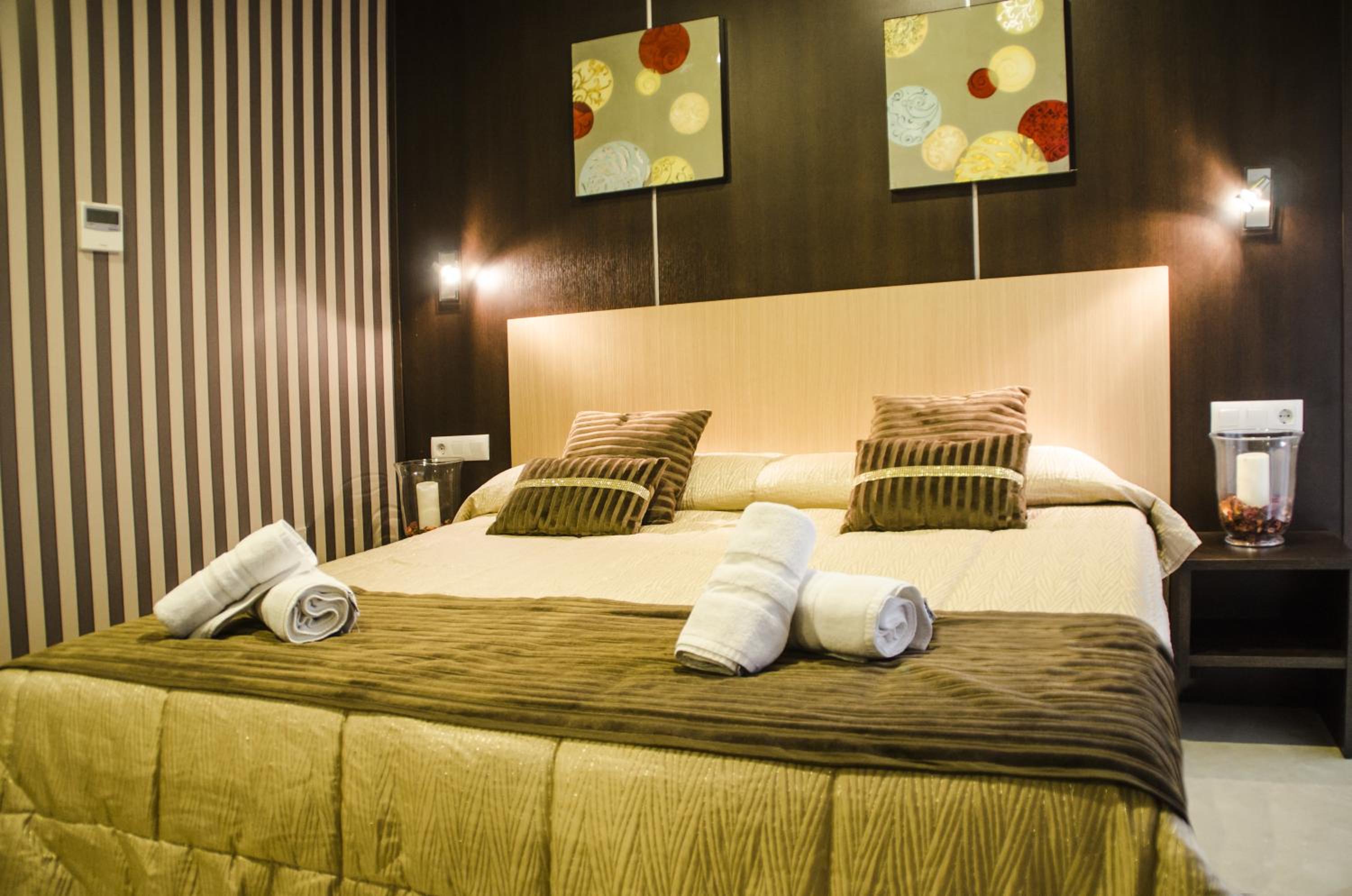 Double Room - Photo 8