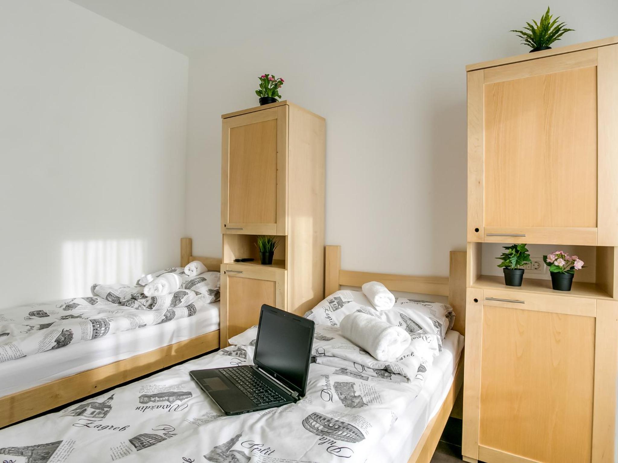 Twin Room - Photo 3