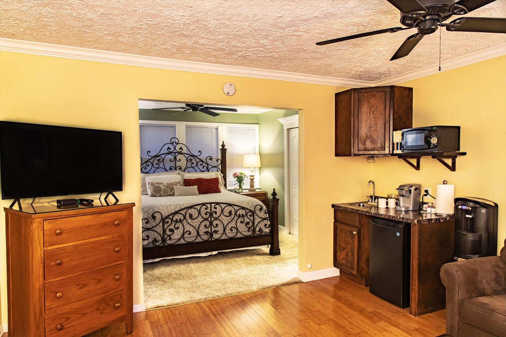 Deluxe King Suite Key West