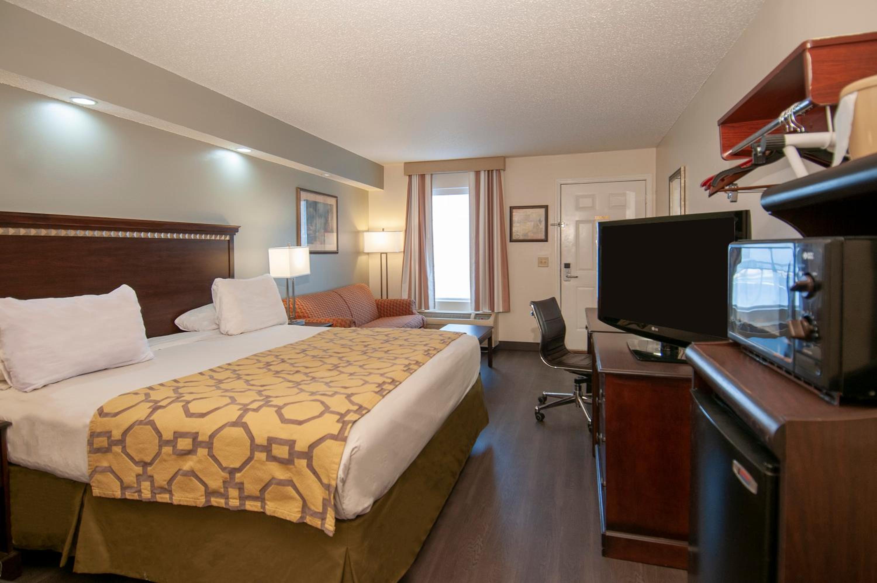 King Room - Non-Smoking - Photo 1