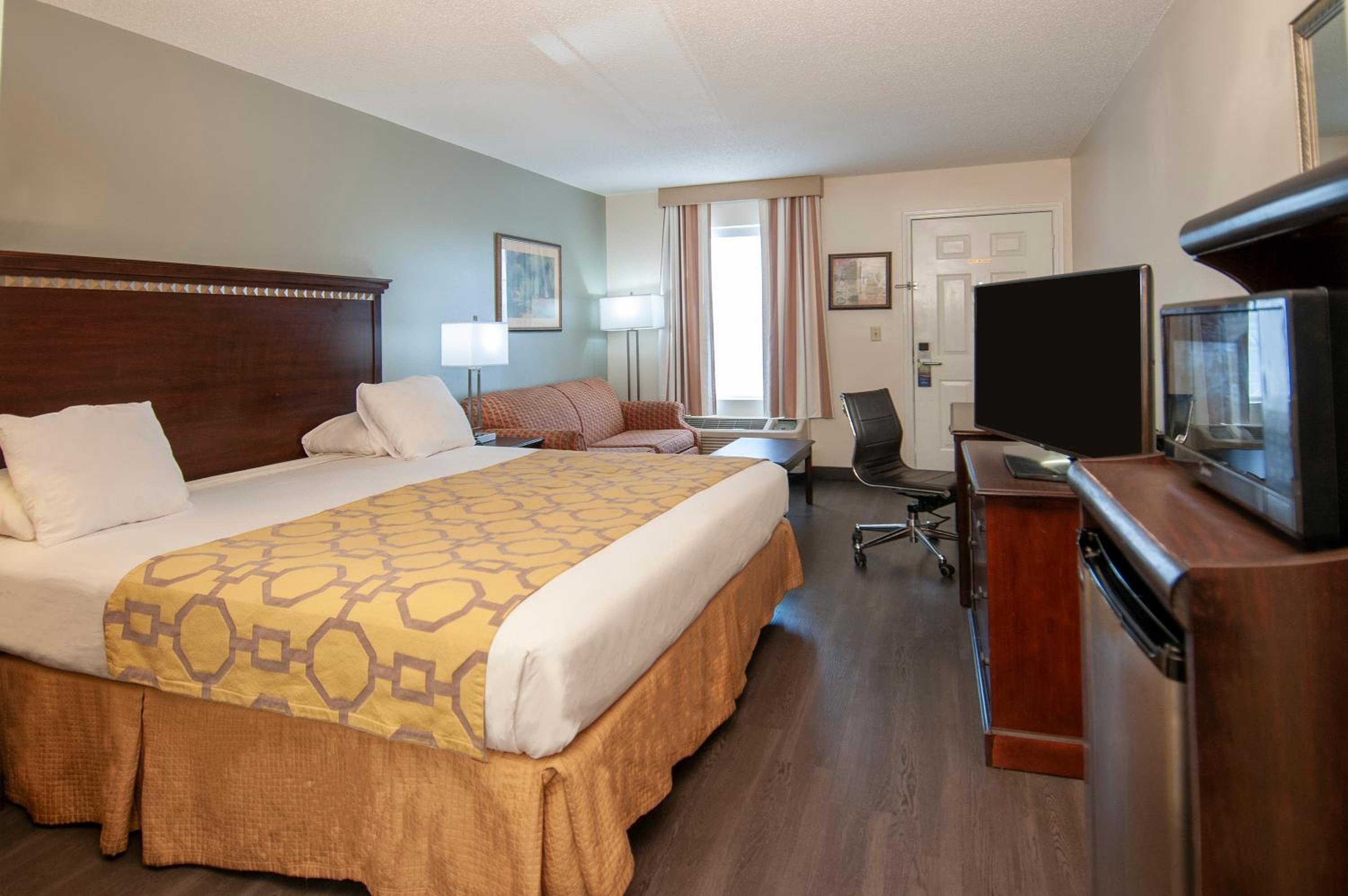 King Room - Non-Smoking - Photo 5