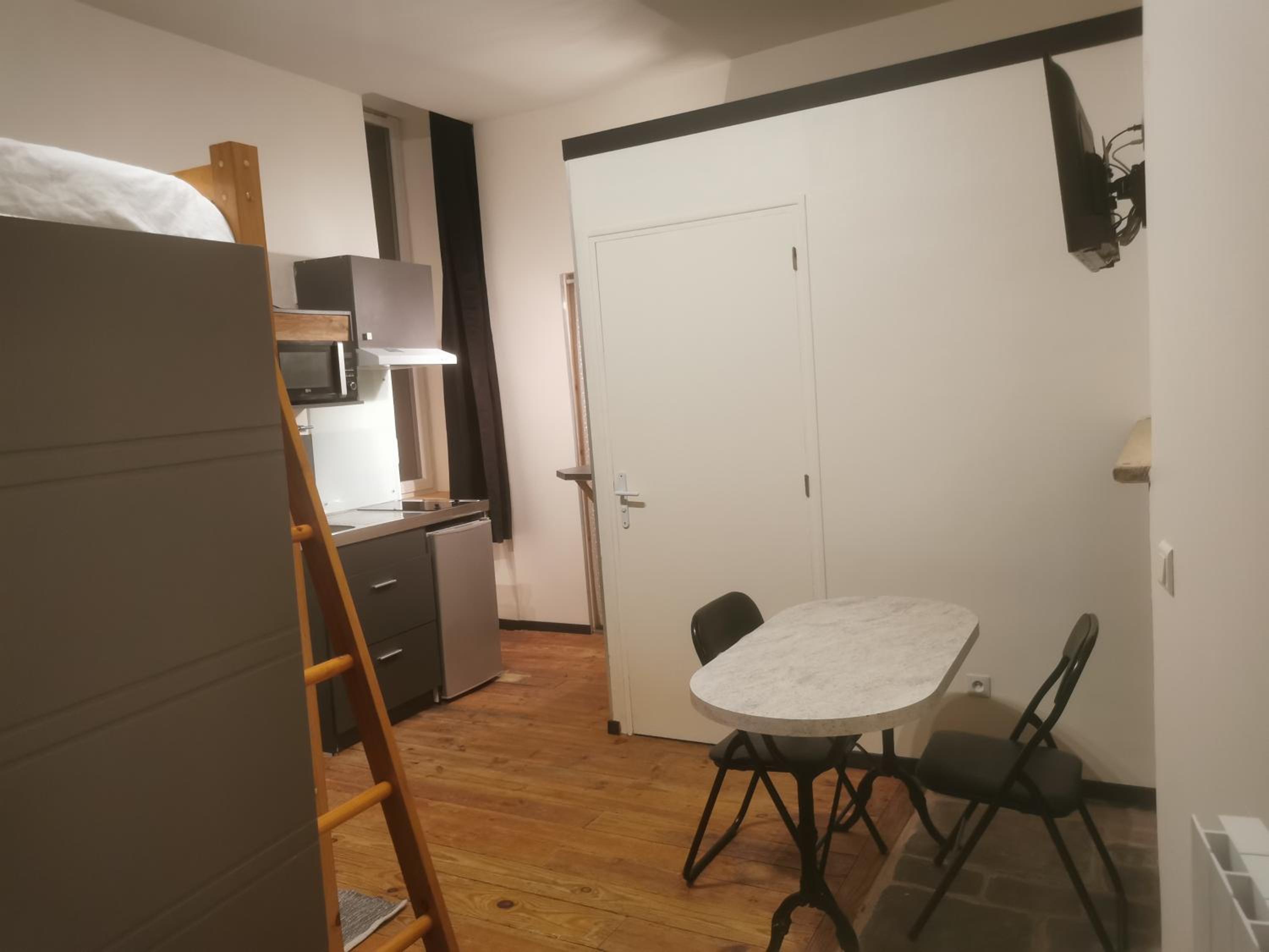 Standard Studio photo 2