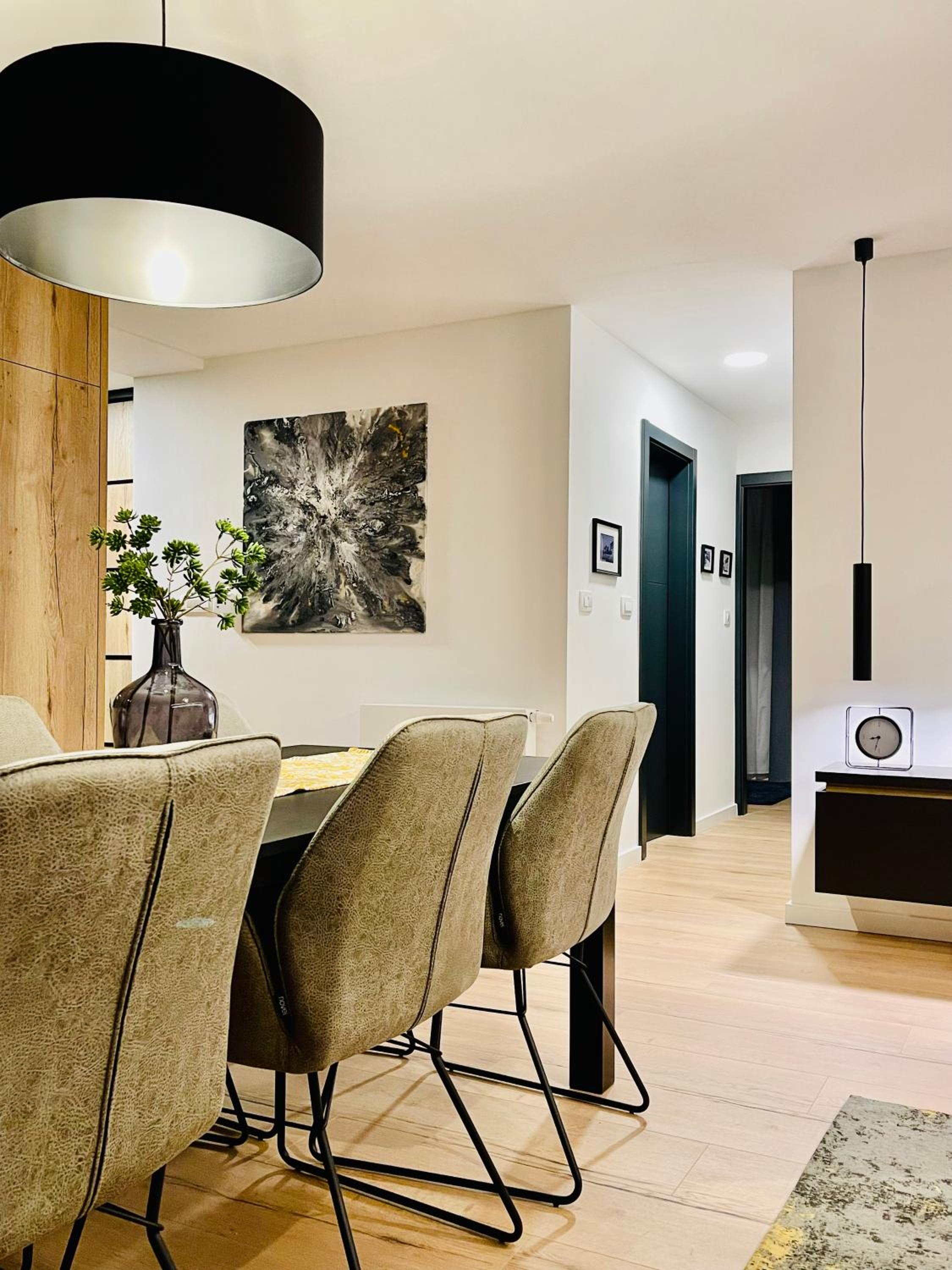 Two-Bedroom Apartment - Photo 29