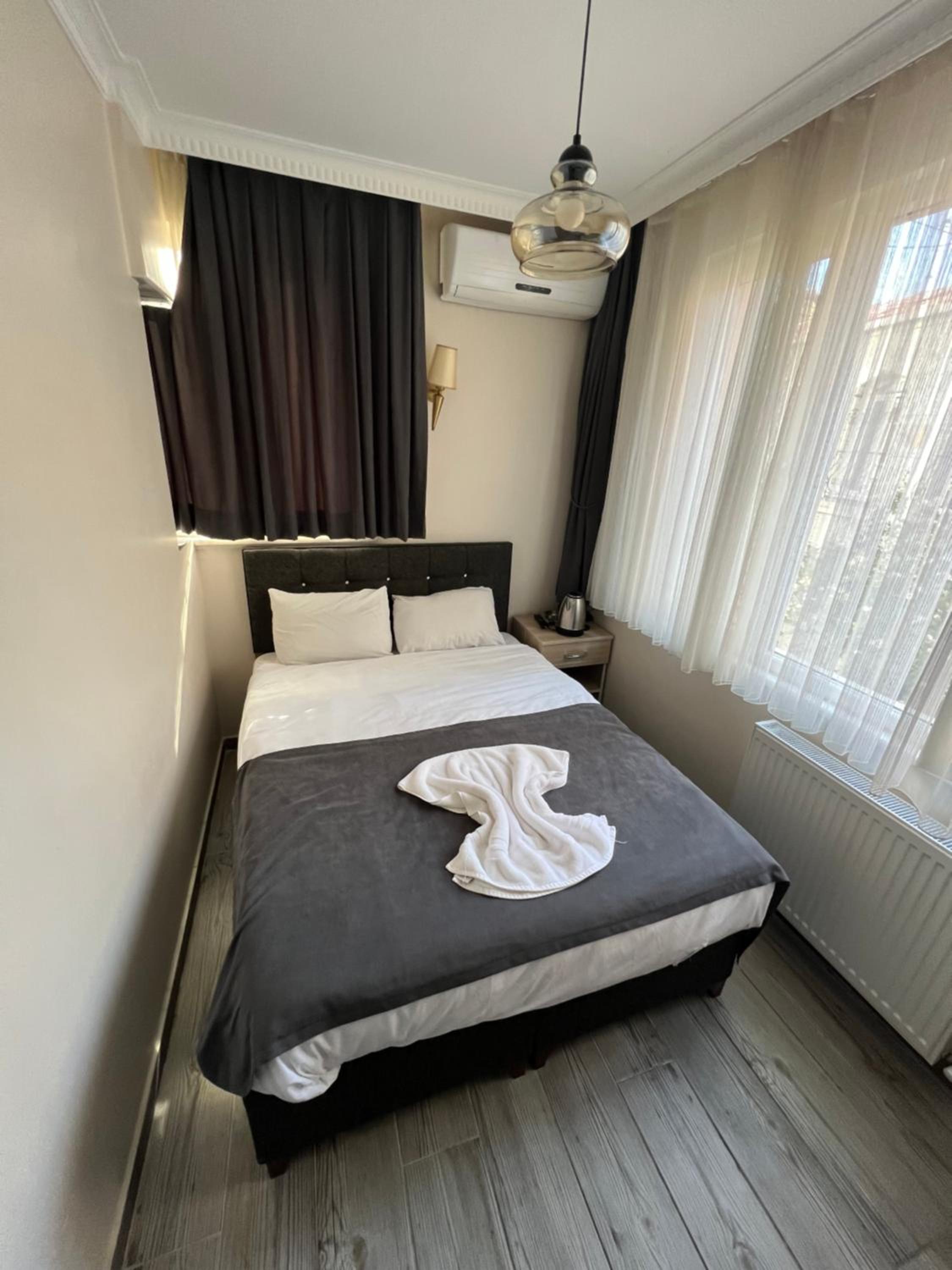 Standard Double Room photo 3