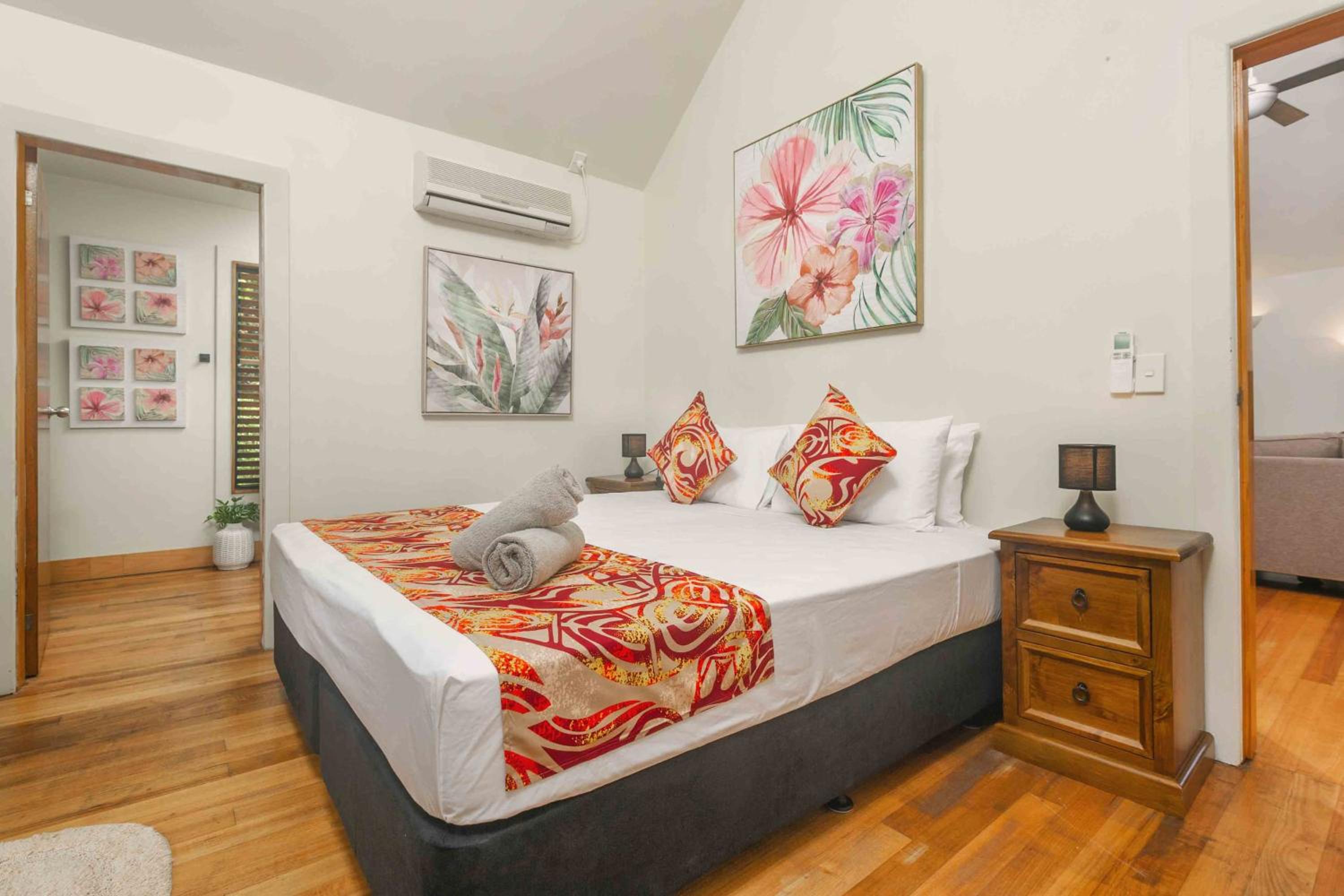 Two-Bedroom House photo 3