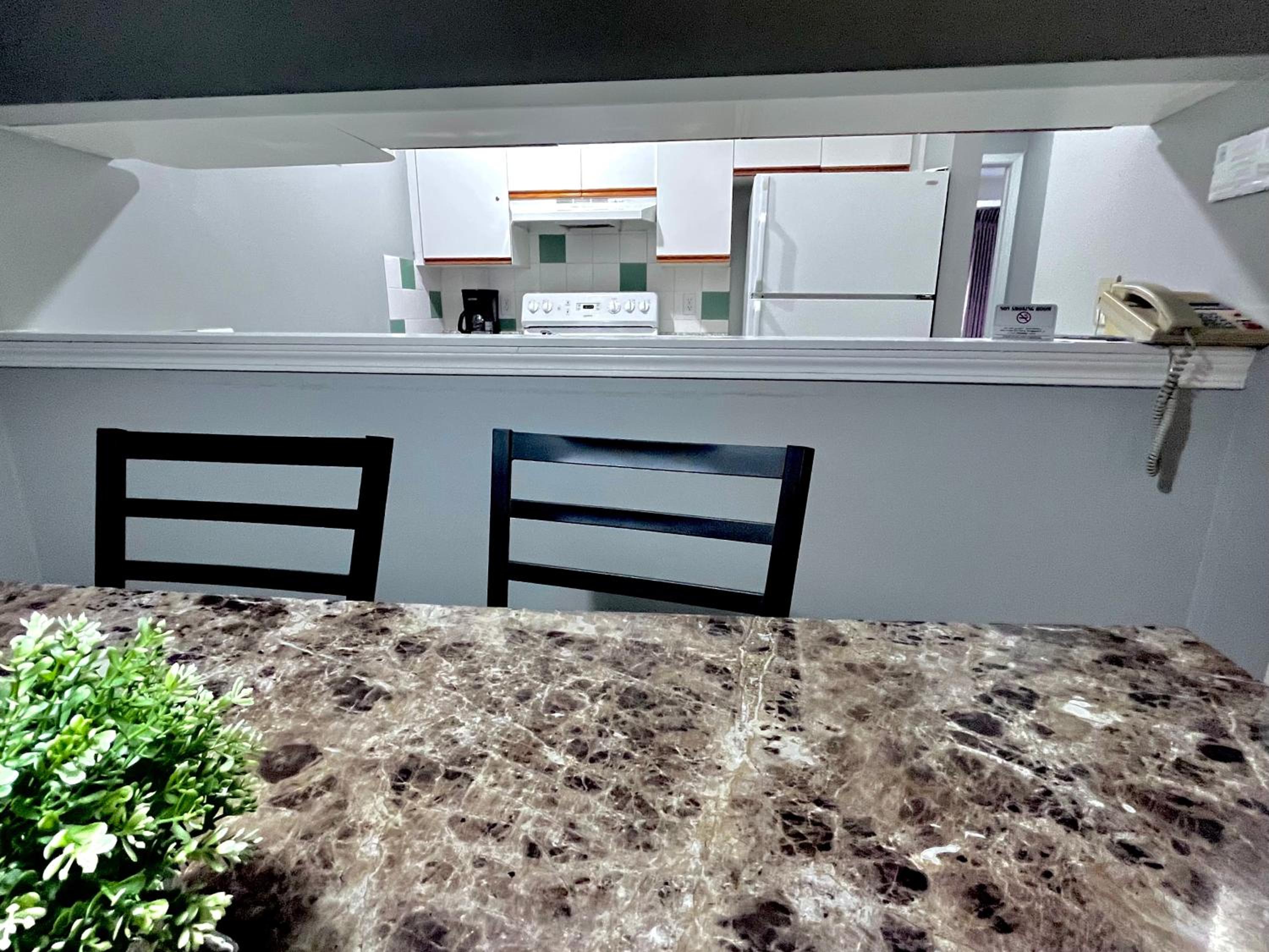 Two-Bedroom Condo- Private Entrance - Self Check In- Railroad Side. BL-RES-12550 photo 3