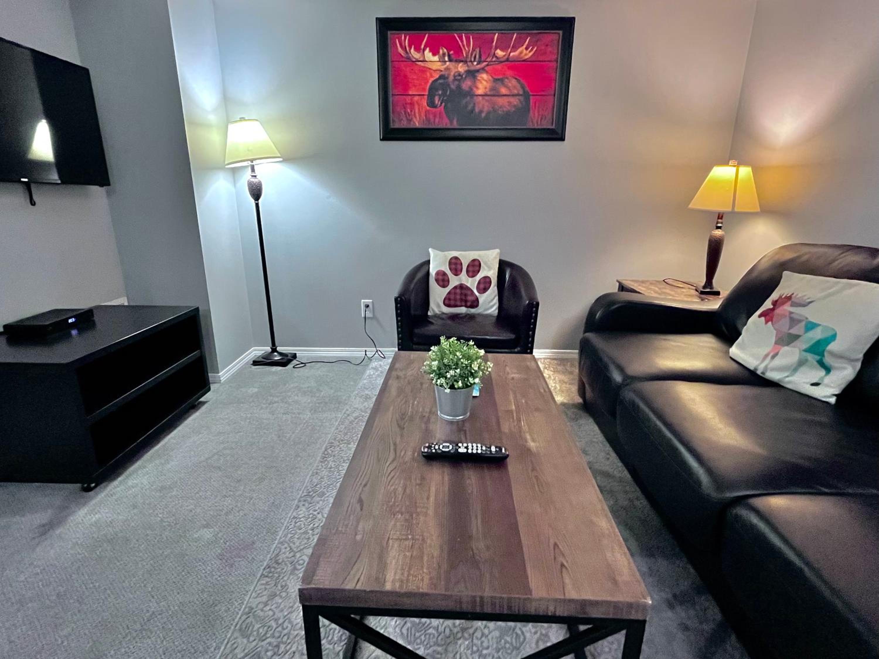 Two-Bedroom Condo- Private Entrance - Self Check In- Railroad Side. BL-RES-12550 photo 1