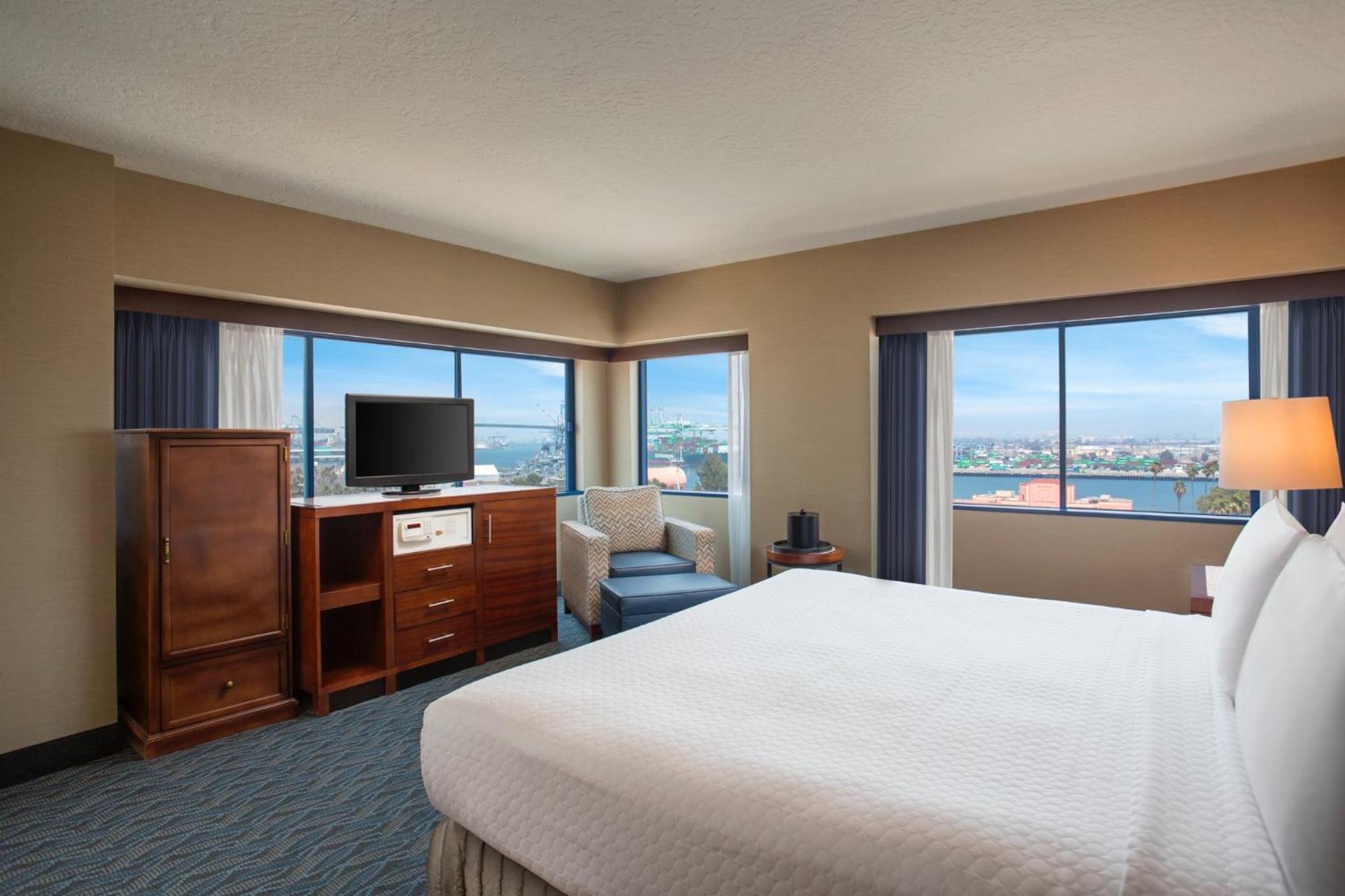 King Suite - Non-Smoking - Photo 1