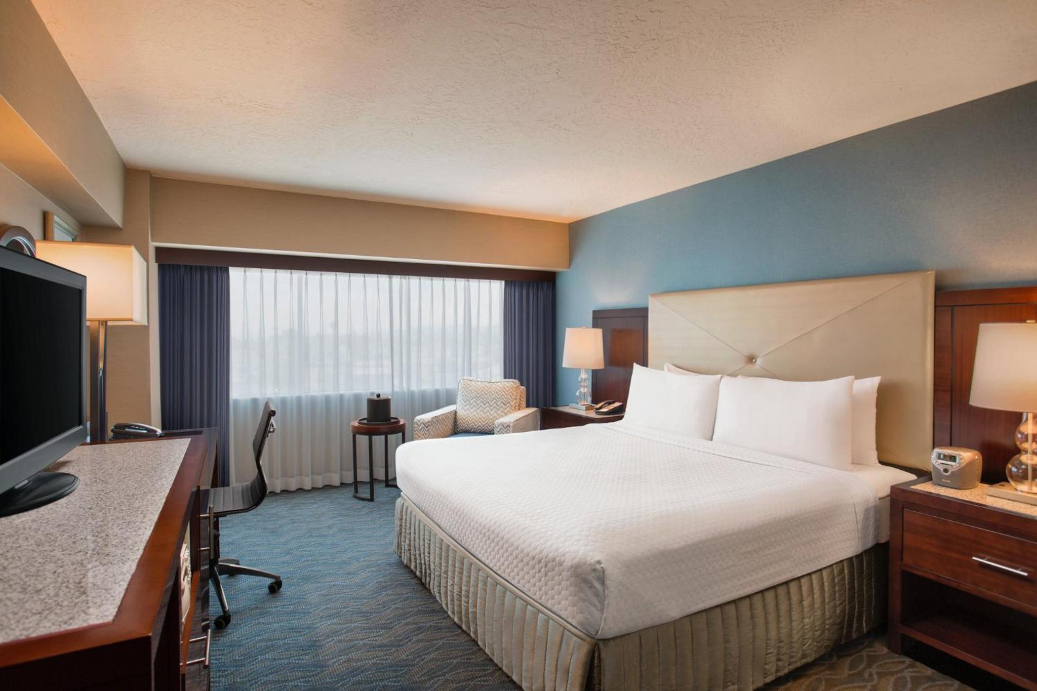 Standard King Room - Photo 2