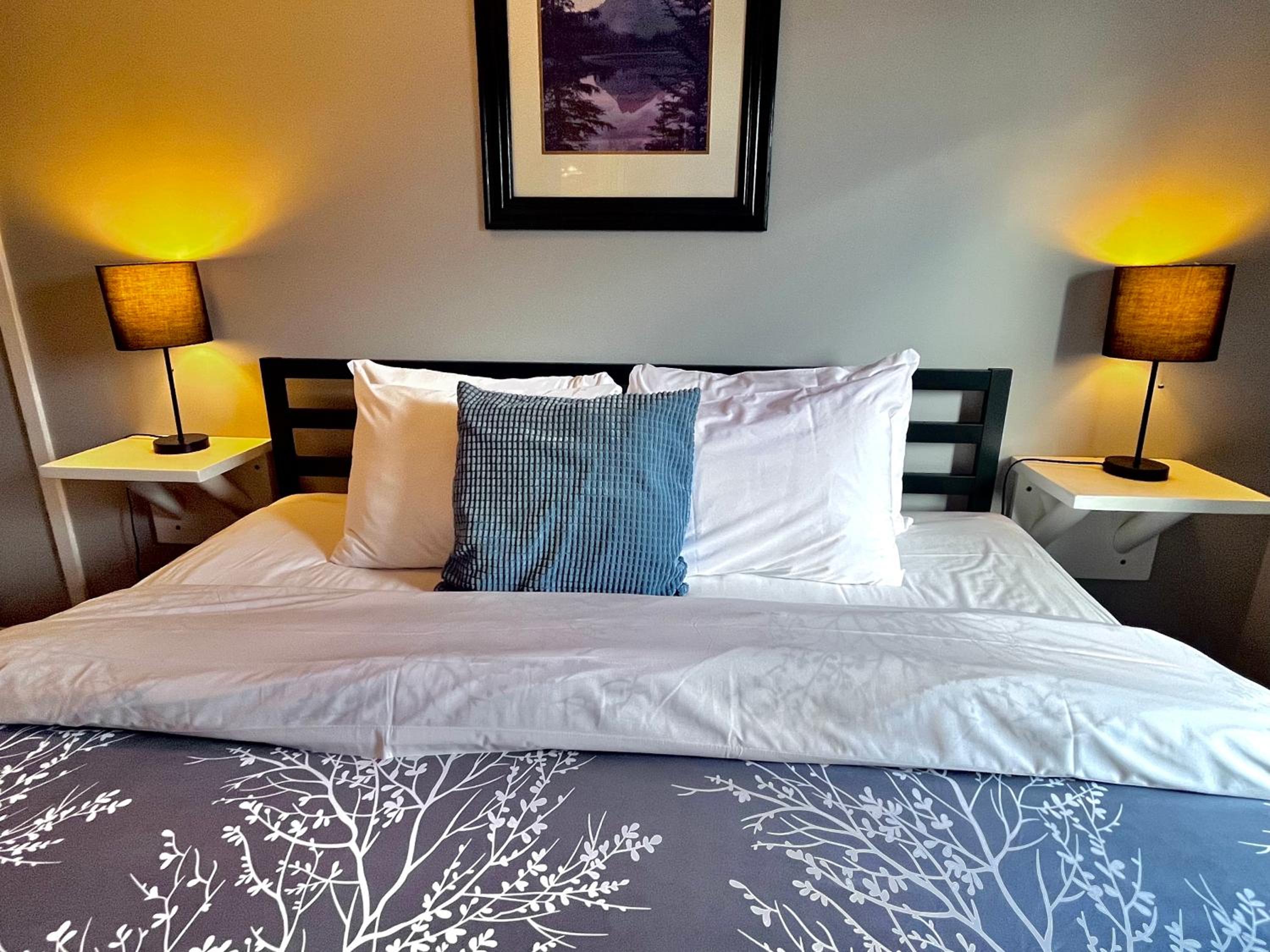 Three-Bedroom Condo - Private Entrance - Self Check In. BL-RES-12549 photo 1