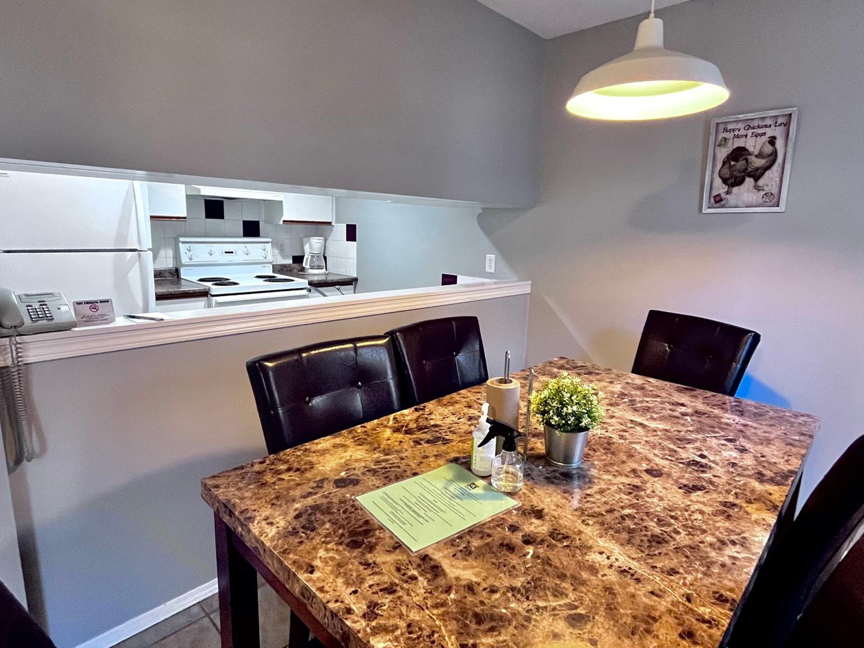 Three-Bedroom Condo - Private Entrance - Self Check In. BL-RES-12549 photo 2