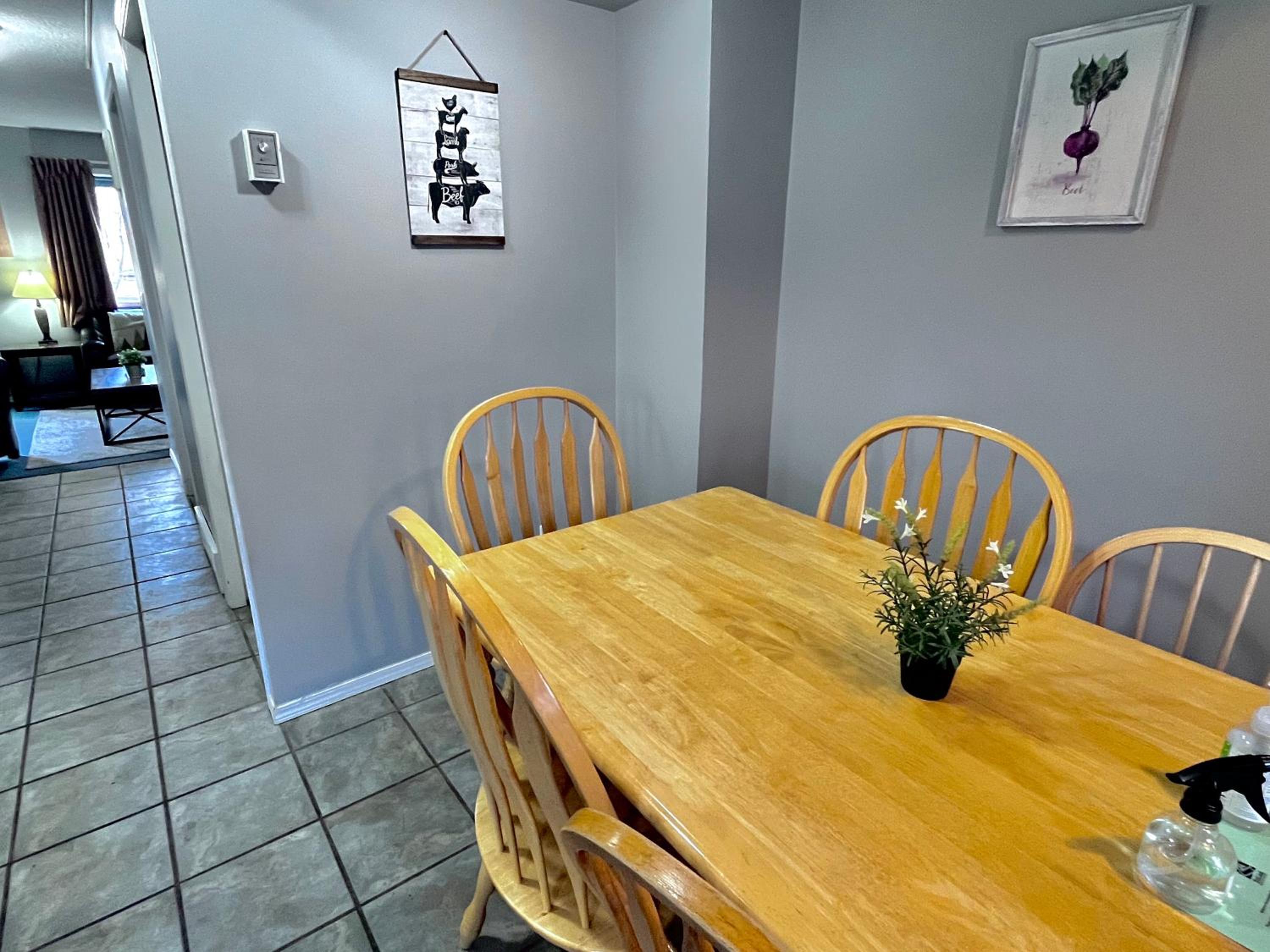 Three-Bedroom Condo - Self Check In - Railroad Side. BL-RES-12551 photo 2