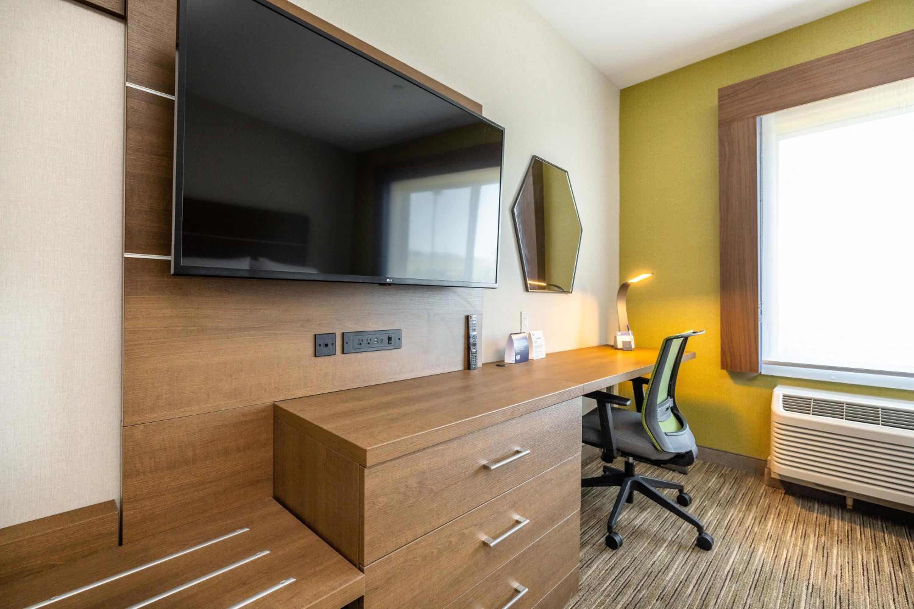 Standard King Room - Photo 1