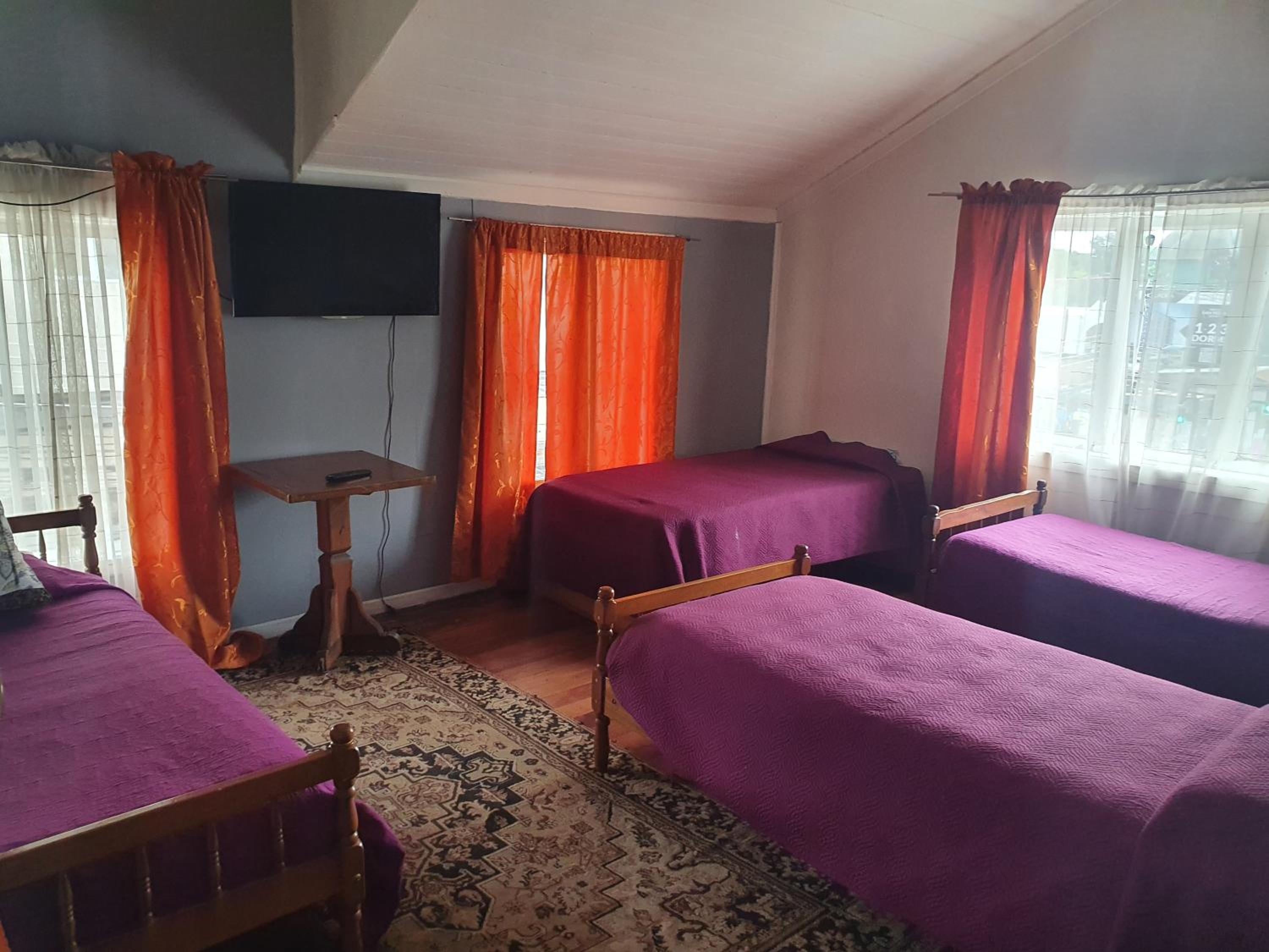 Quadruple Room with Shared Bathroom photo 1