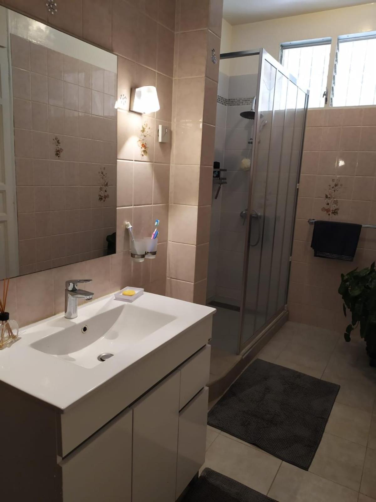 Double Room - Disability Access photo 2